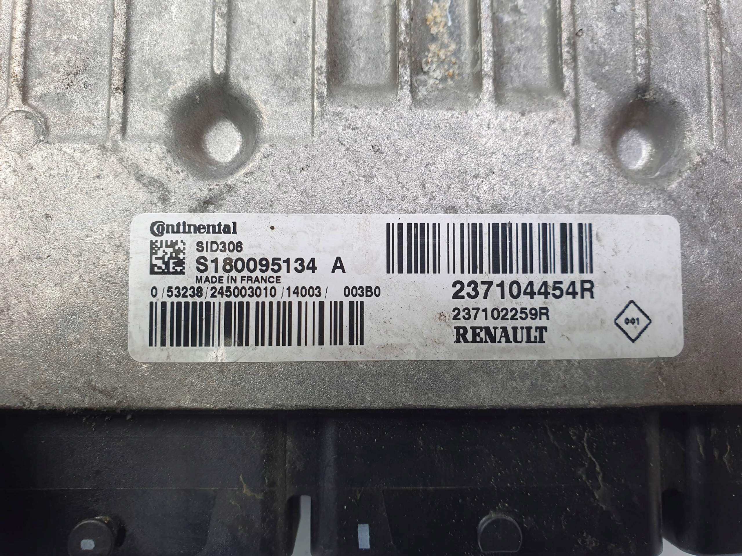 computer des motors ECU 237104545R DACIA DUSTER