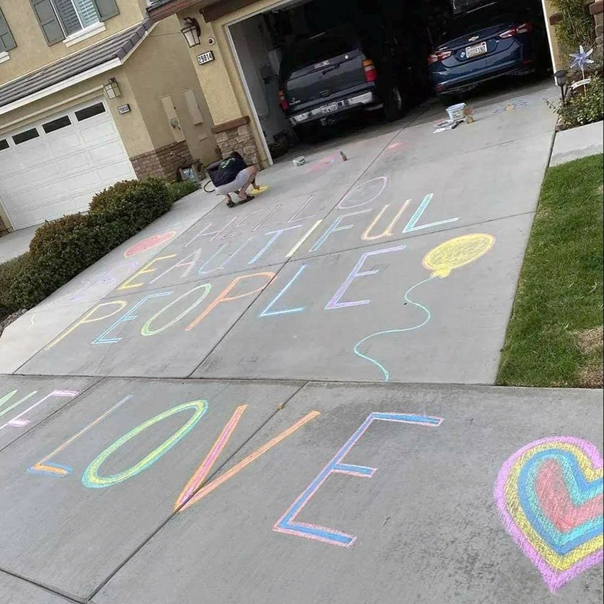 KREDA SZKOLNA BIAŁA KOLOROWA 12 SZT TABLICOWA CHODNIKOWA KREDY DO TABLICY Kolor Wielokolorowy