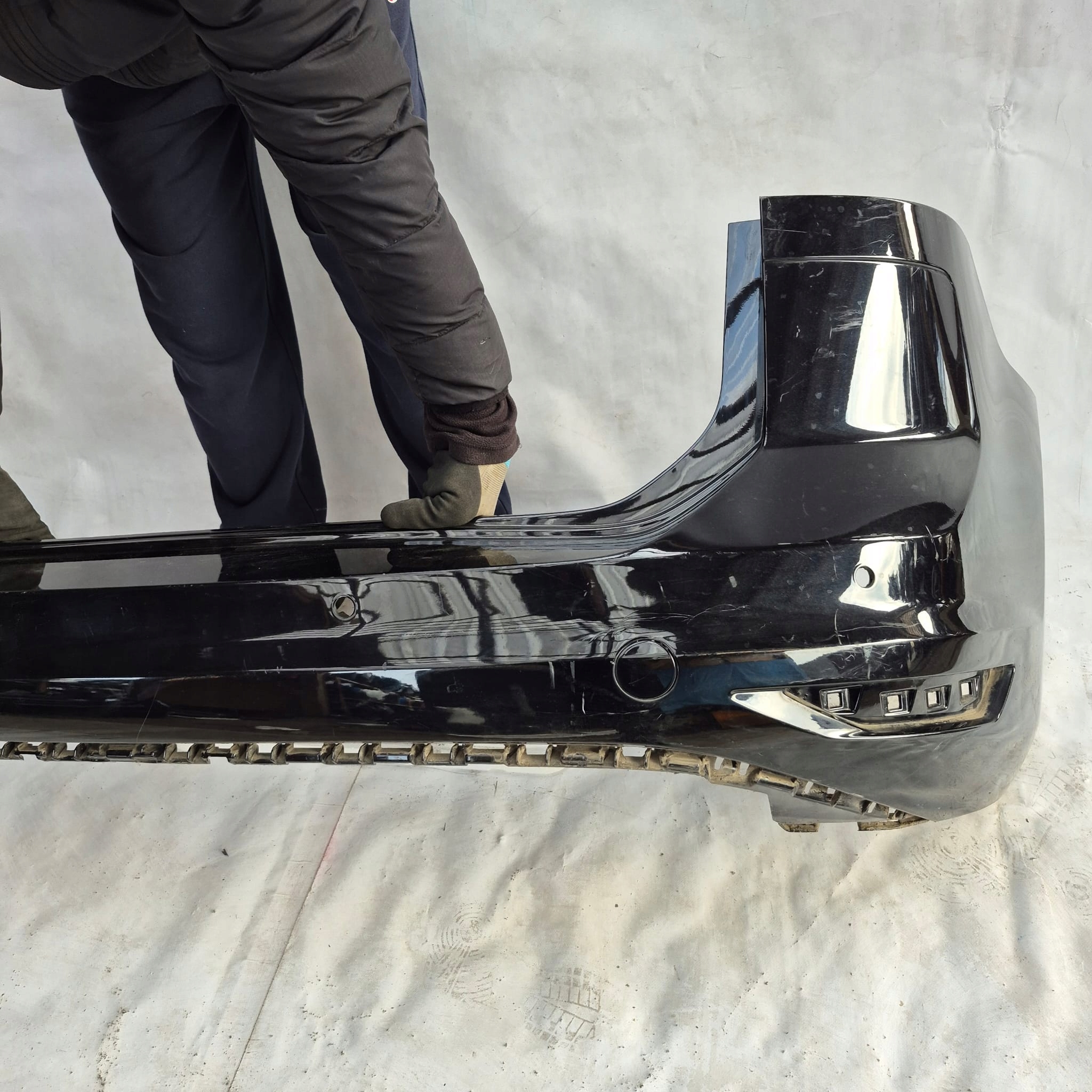 VW TOURAN II 2 15-26 bumper rear part rear 4XPDC