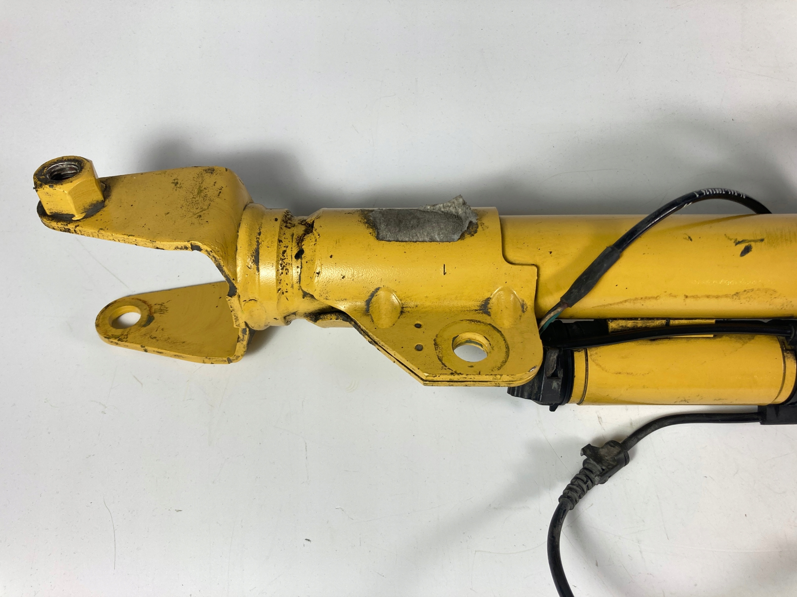 Dodge Challenger SRT Hellcat 2015-23 shock absorber aktywny left front