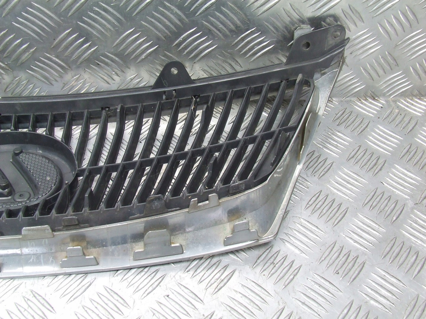 lexus IS II решетка радиатора 53101-53050 53101-53260