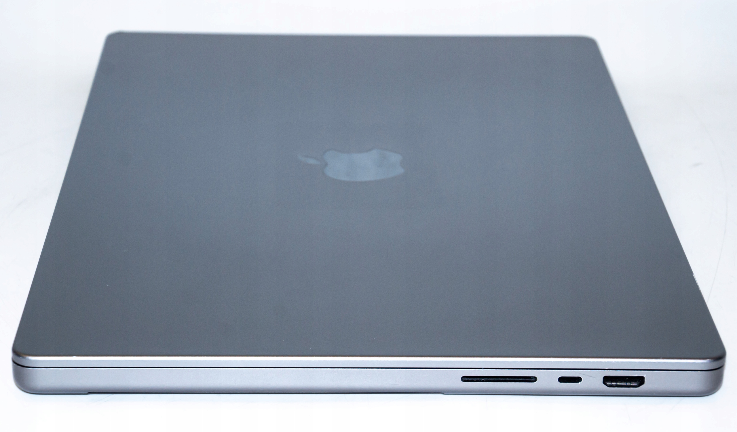 MacBook Pro 16 2021 M1 Max 3.2GHz 32GB 1TB SSD 32 GPU Space