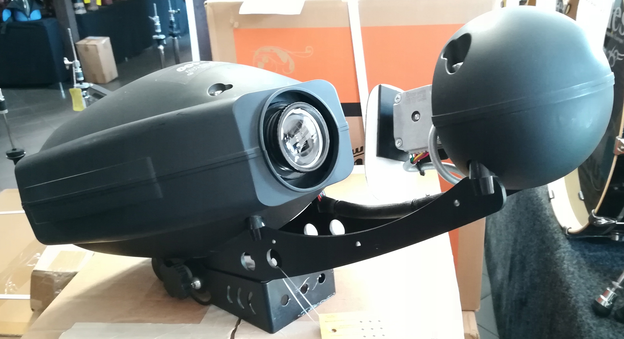 Skaner Eurolite LED TSL 400 Scan COB