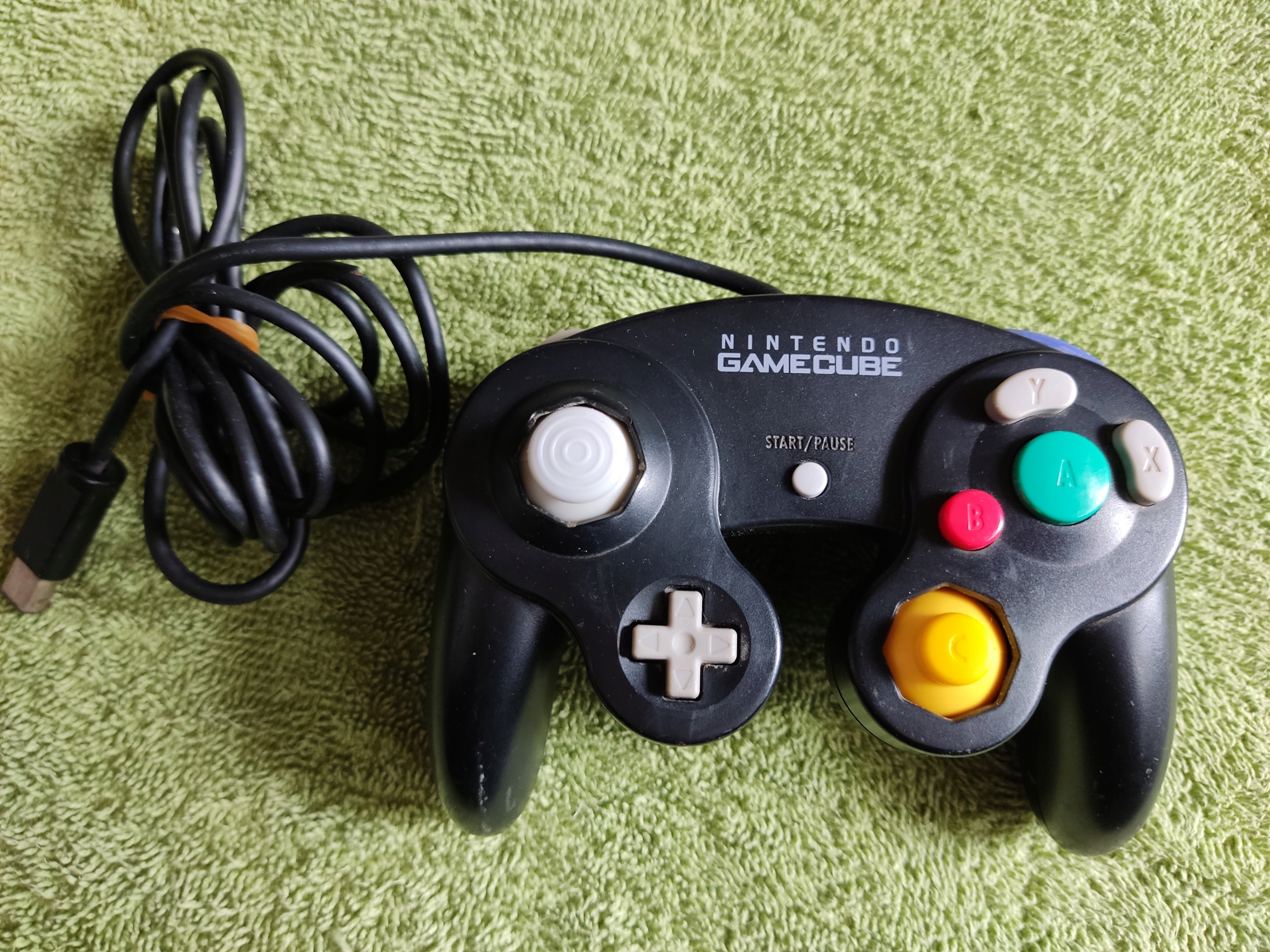 Pad Hori do konsoli Nintendo GameCube