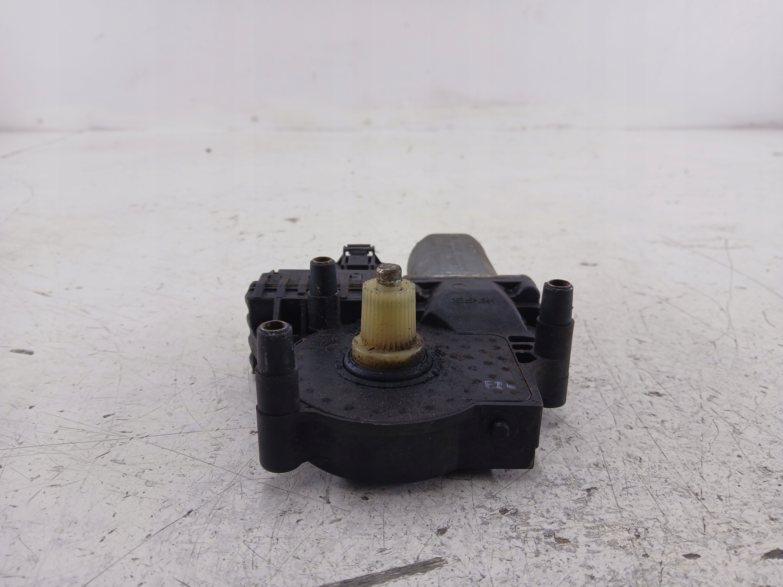 VOLVO V70 S70 mini motor windows right rear part 0130821776