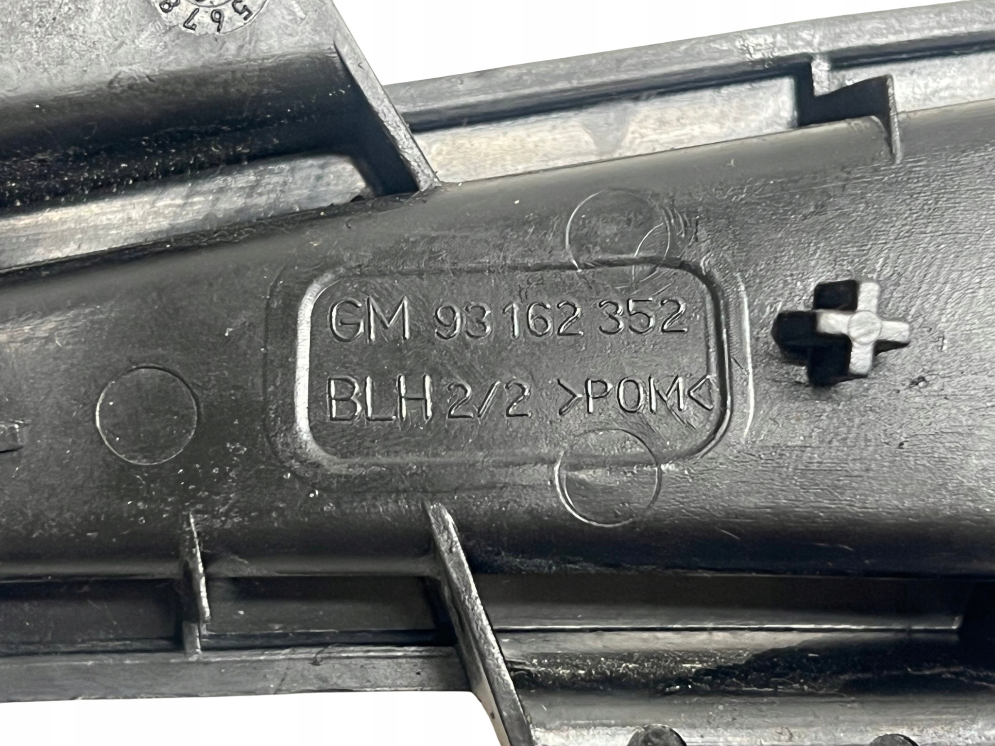 OPEL TIGRA B holder support PRZEGRODY boot right 93163352
