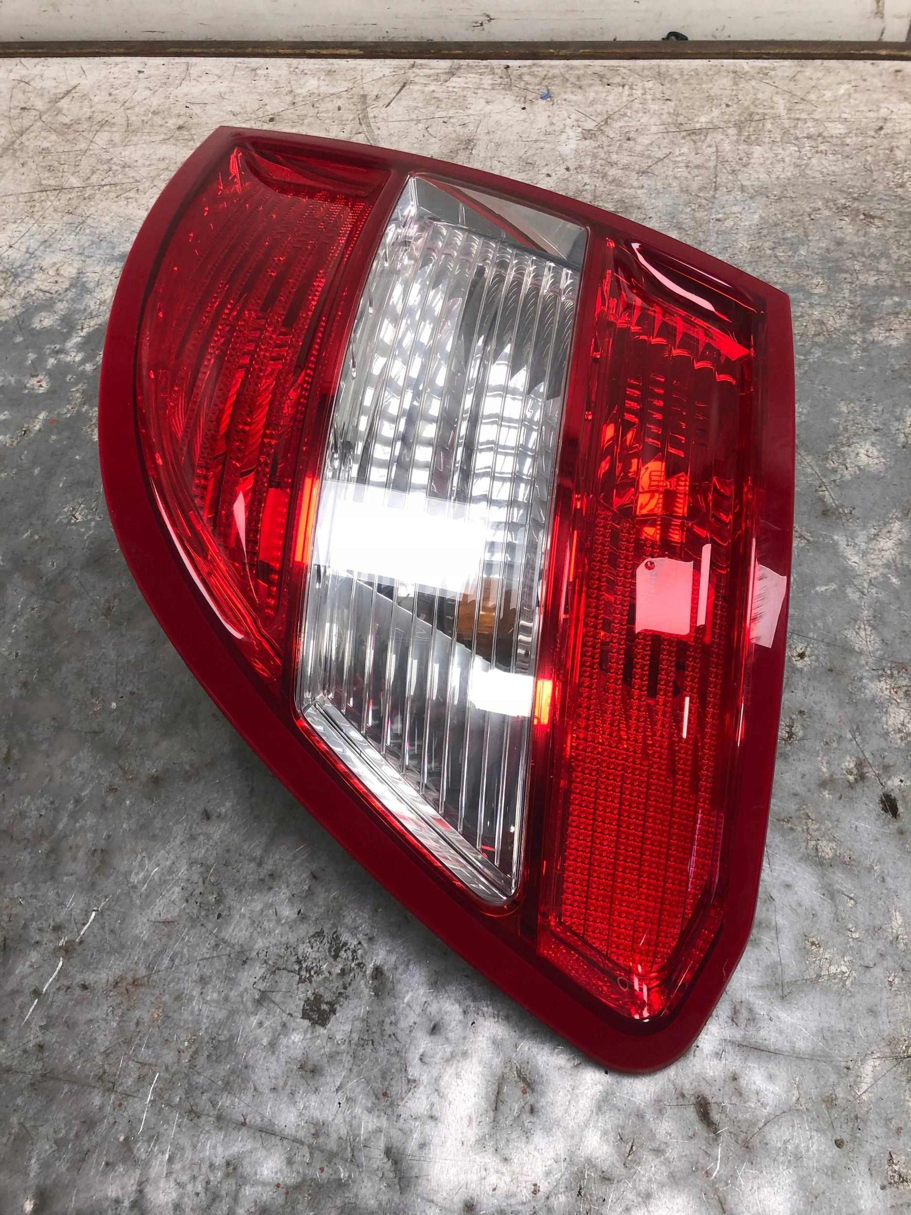 light right rear part MERCEDES W204 KOMBI 2048203664