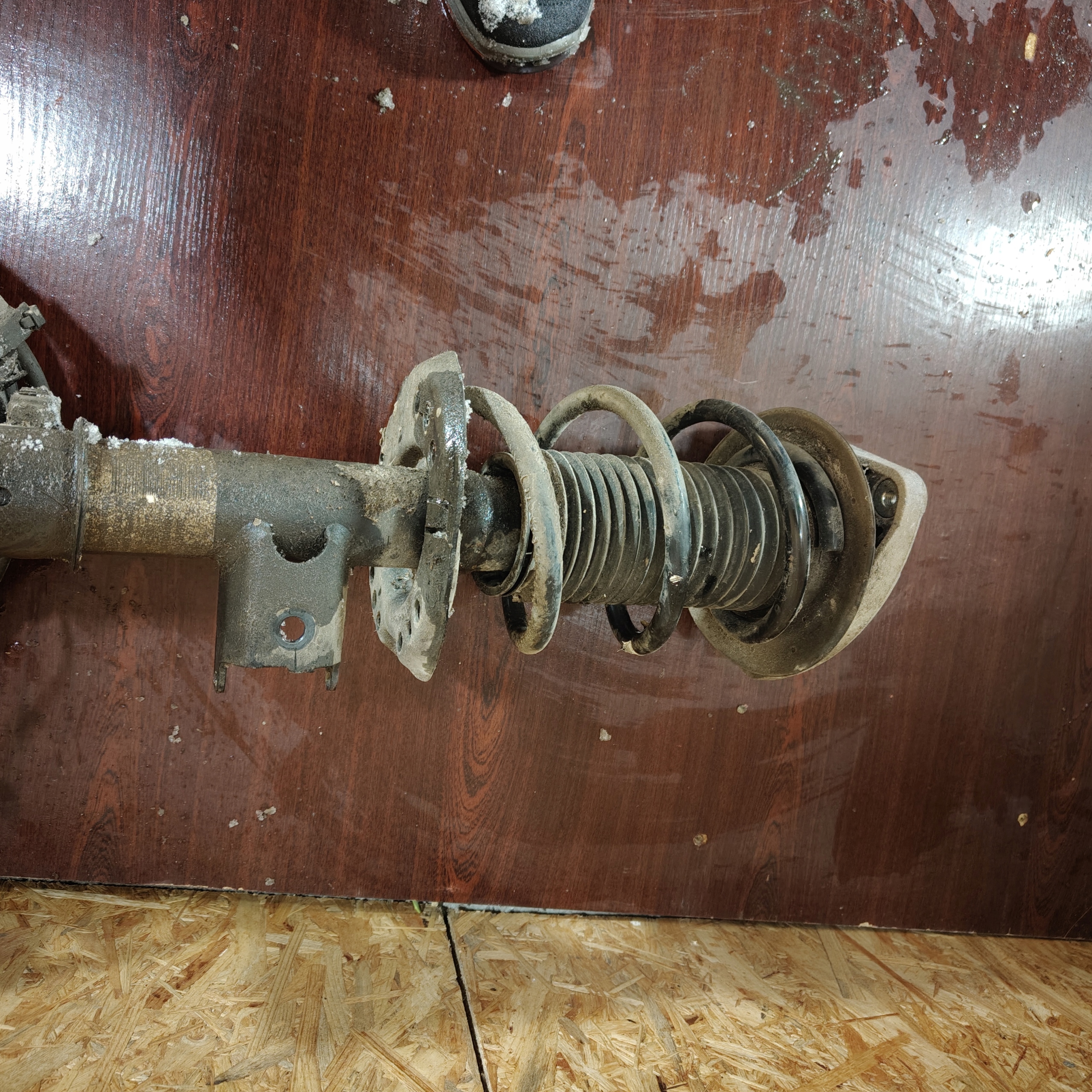 swing left shock absorber MERCEDES CLA W117 2.2 AUTOMAT
