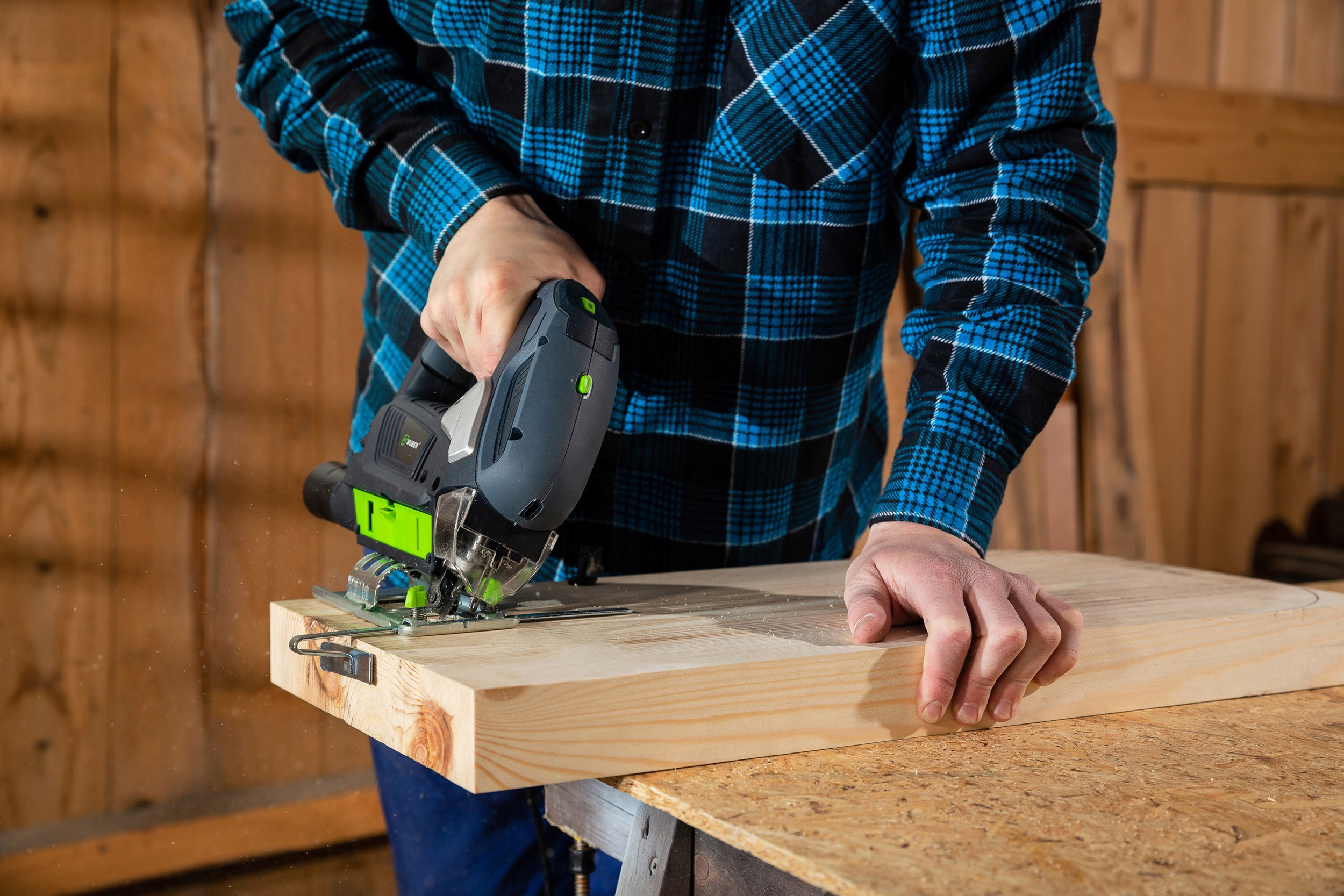 WYRZYNARKA PIŁA DO DREWNA METALU PRZECINARKA LASER + 10 BRZESZCZOTÓW Zasilanie sieciowe