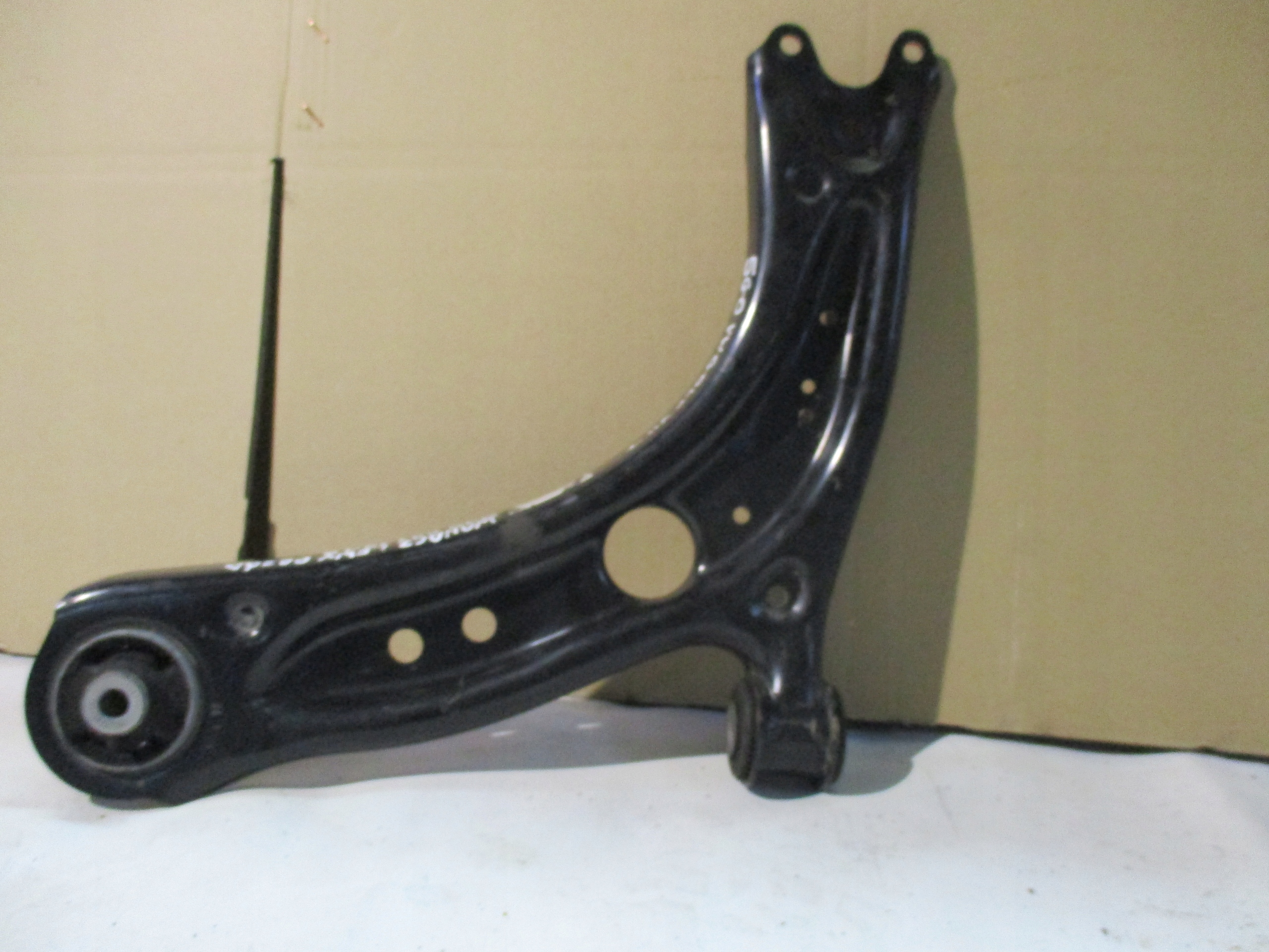 arm left front VW Golf 7 VII 5Q0407151R
