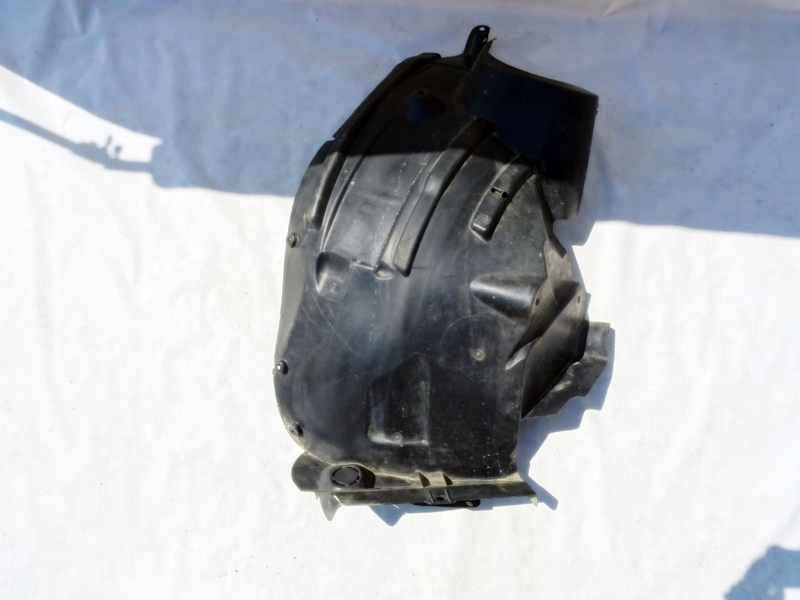 NADKOLE PRZEDNIE PRAWE MERCEDES X204 A2046908030