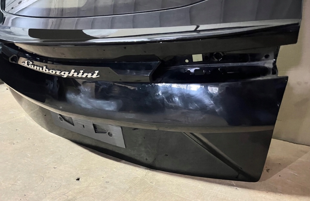 IDEALNA KPL. boot door rear DOCIAG lock KAMERA LAMBORGHINI URUS LY9T 1