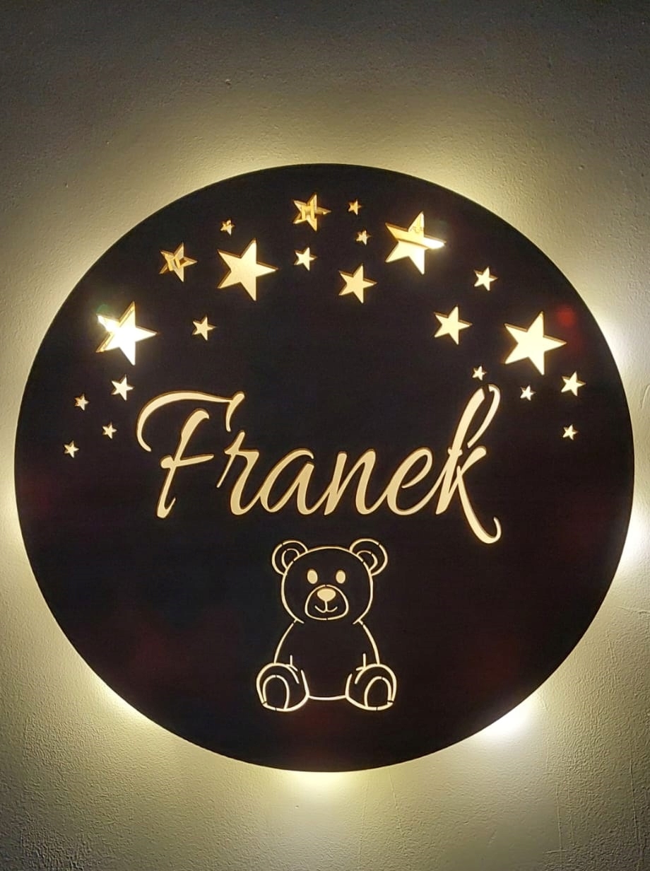 LAMPKA nocna LED Z IMIENIEM NA BATERIE 30cm z drewna Kod producenta 01