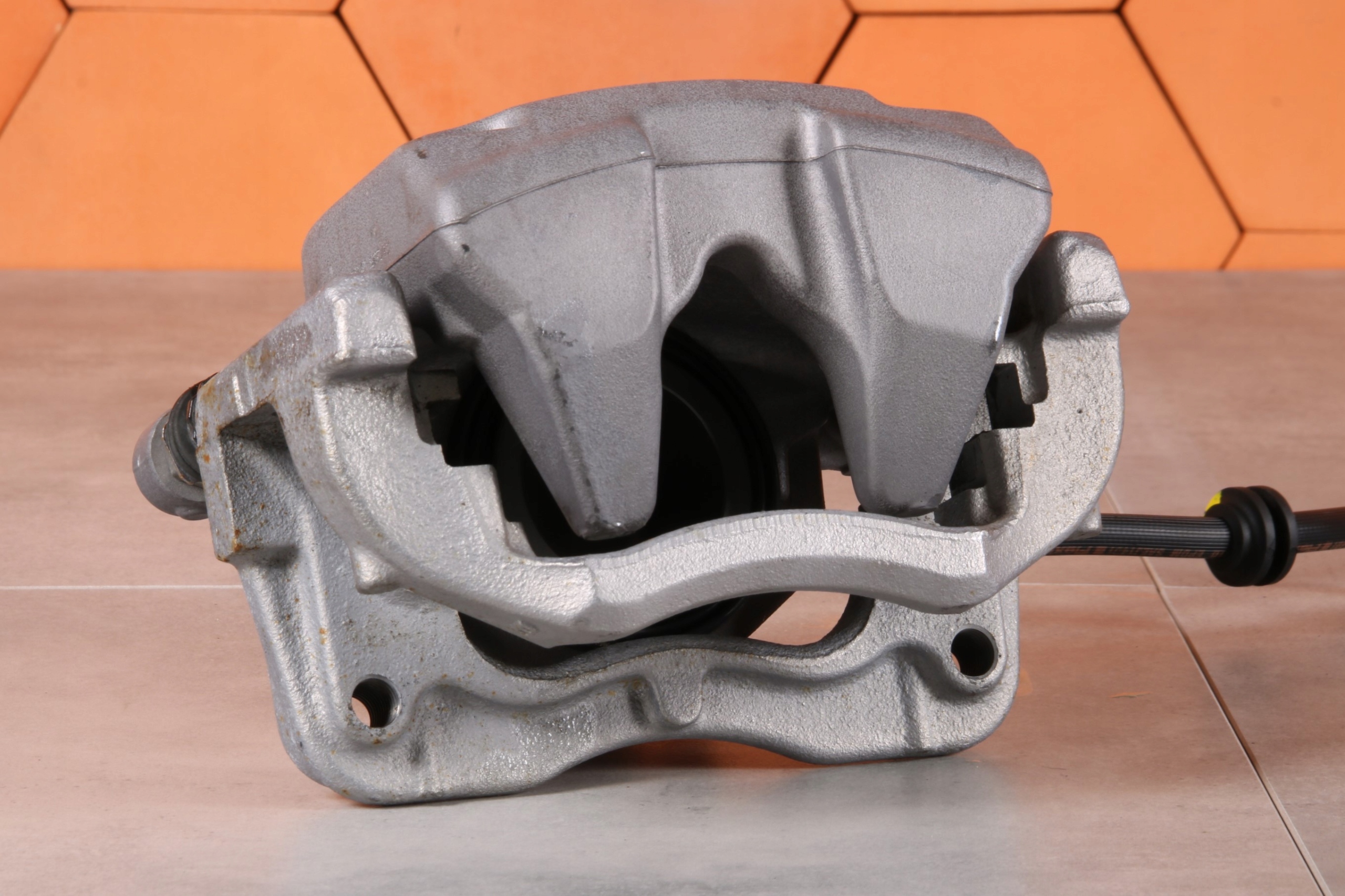 BMW G30 G31 caliper brake right front front 6872800 60/24/330 20 km !!