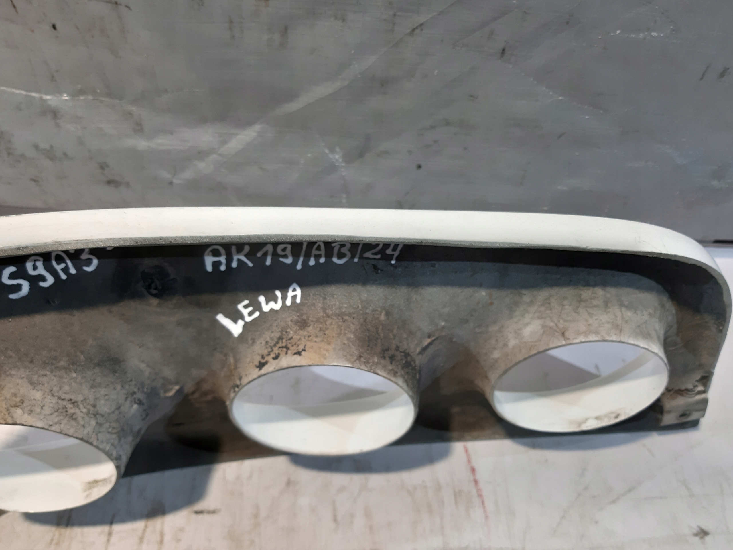 frame OPRAWA bonnet hood lights left front AUTOBUS ISUZU TURQUOISE