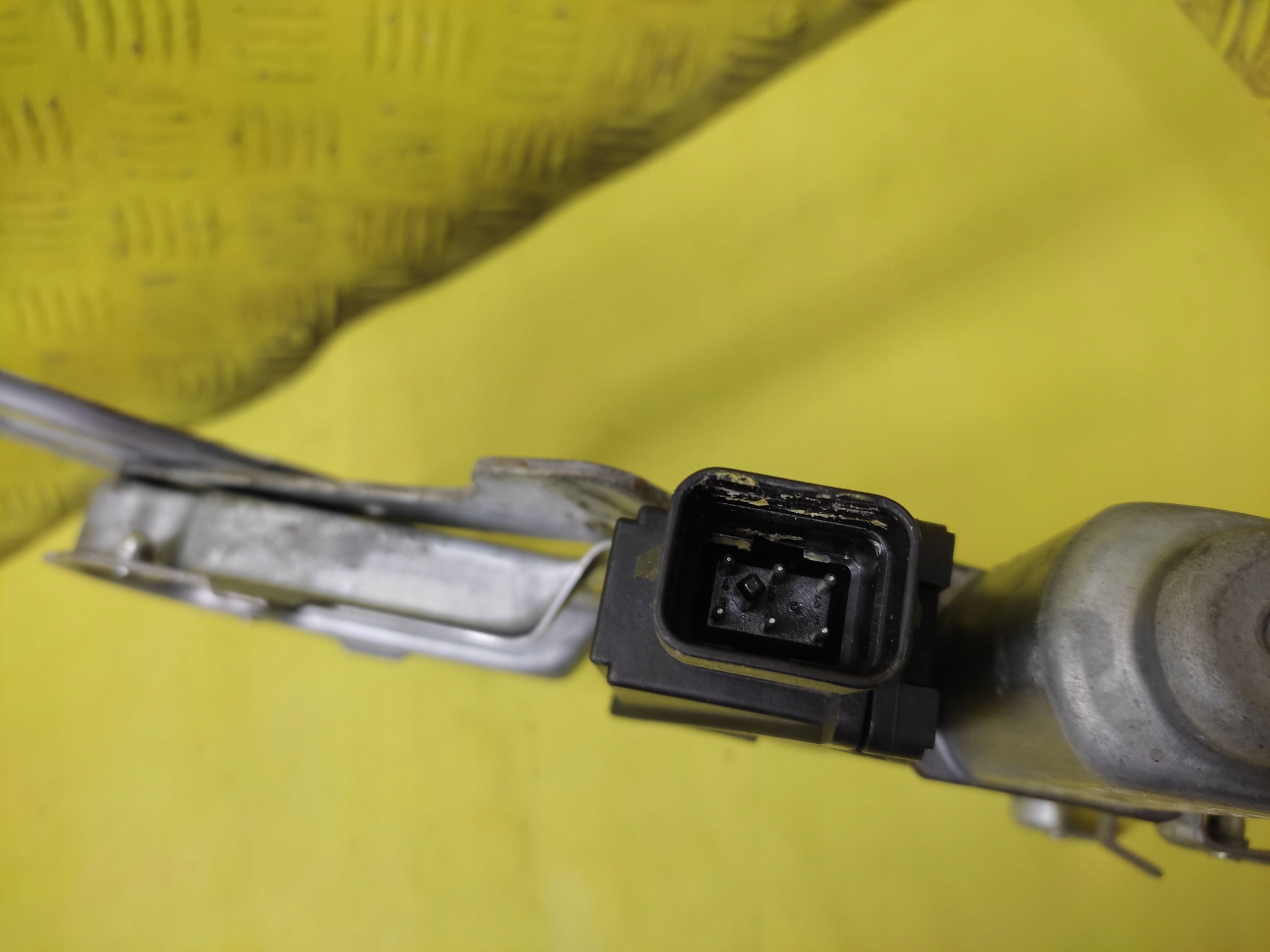 OPEL MERIVA A window regulator right front 93362662