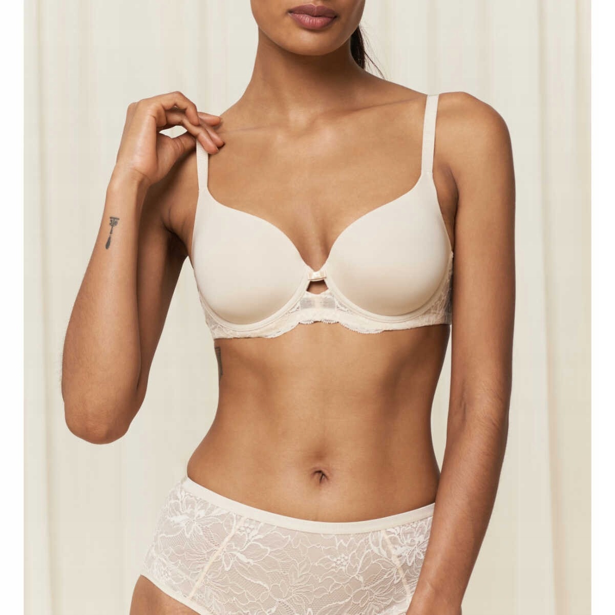 Vyztužená podprsenka Amourette Charm Béžová Triumph Béžová 75E