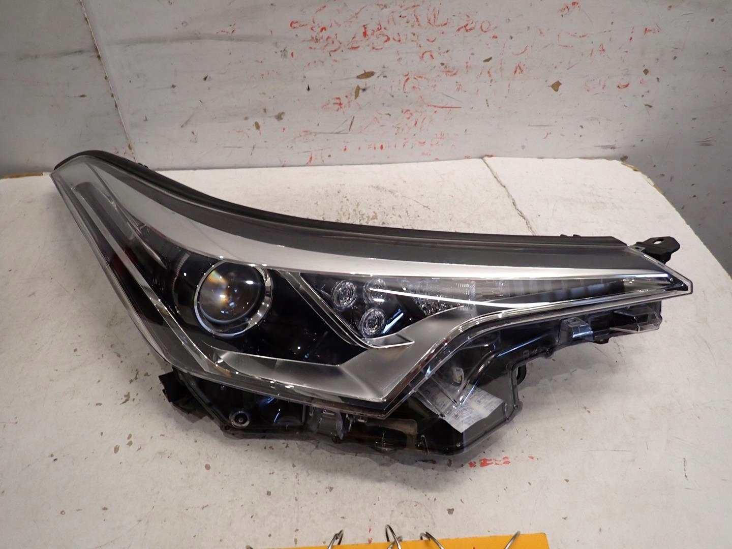 light front front right TOYOTA CHR 2016- LED 81110-F4031