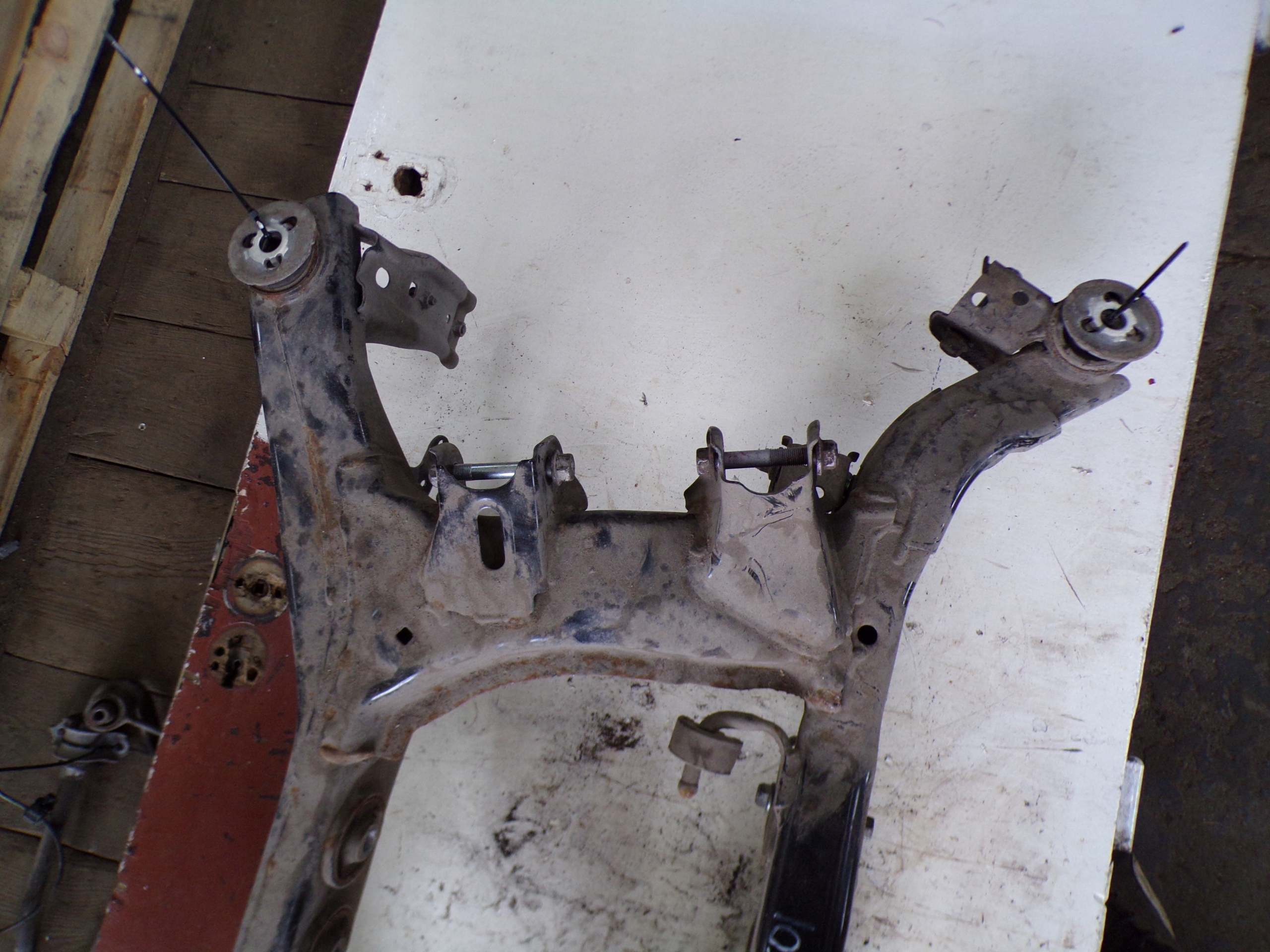 SUBARU LEVORG 2020 BELKA ZAWIESZENIA TYLNEGO SANKI Typ samochodu Samochody osobowe