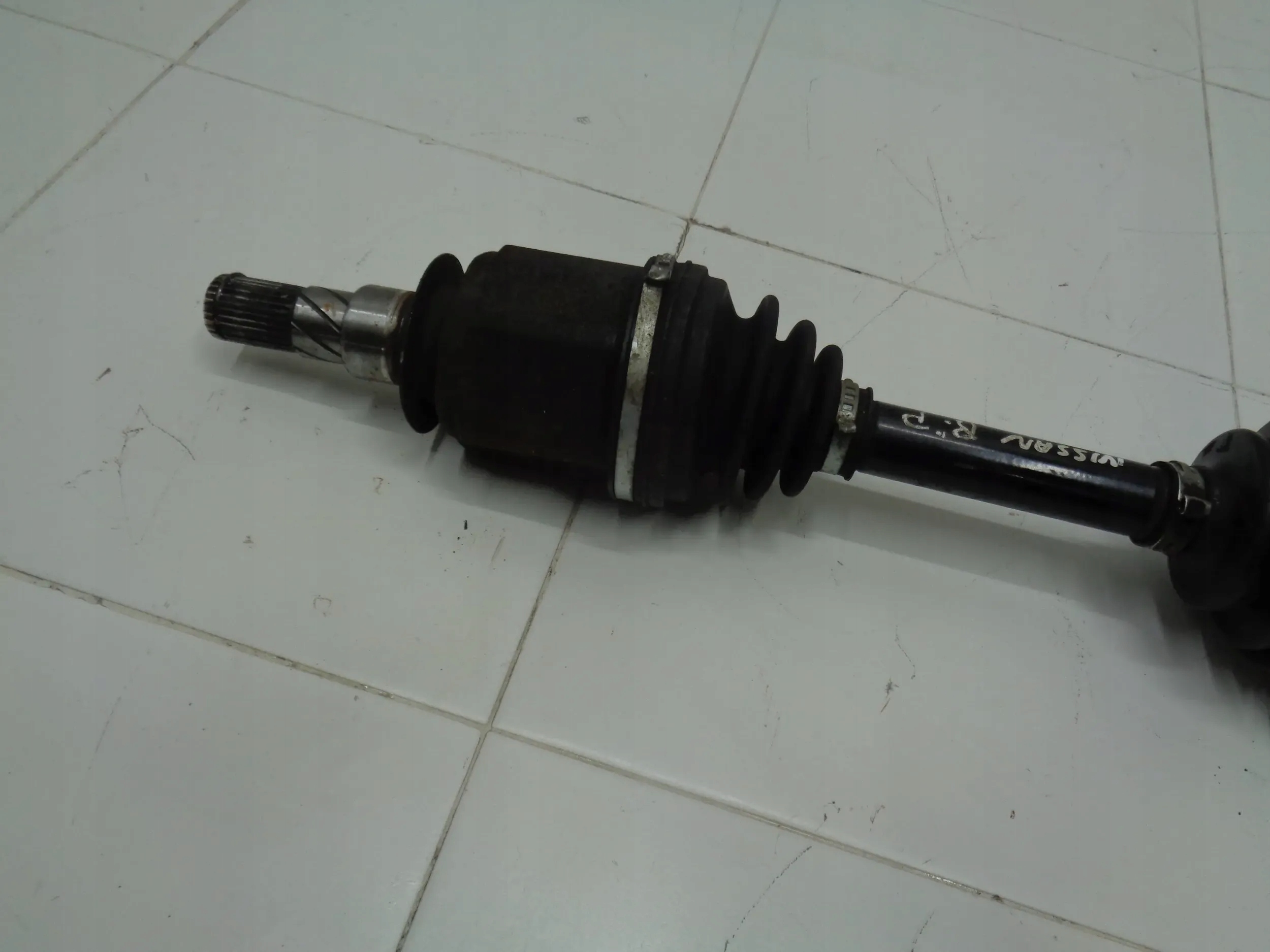 NISSAN PATHFINDER R51 NAVARA D40 2.5 DCI semi-axis right front