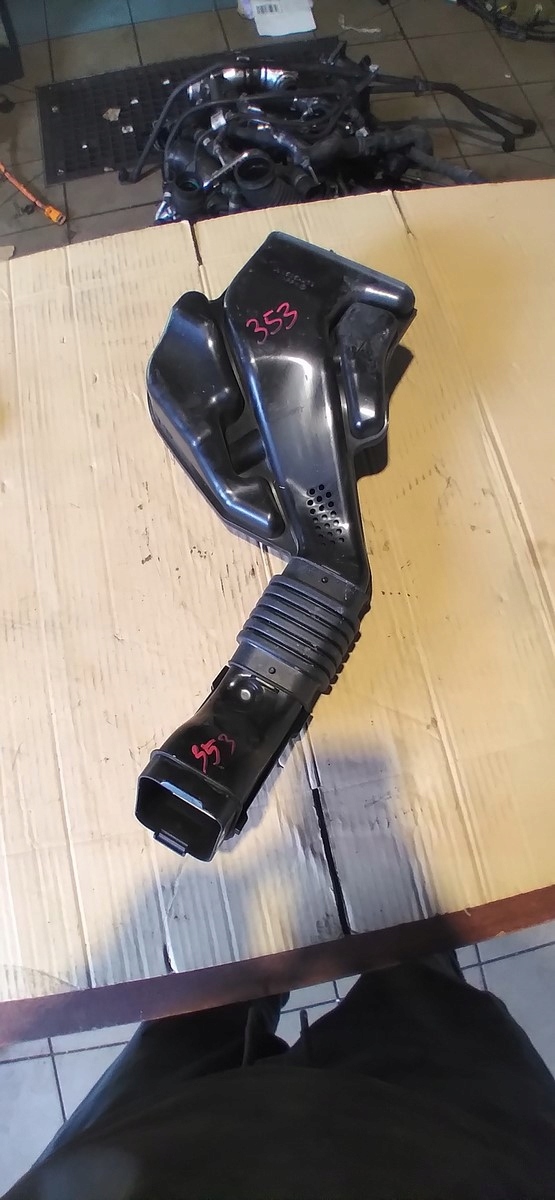 mitsubishi ASX 1.6 b труба впуск Воздух 1505A479