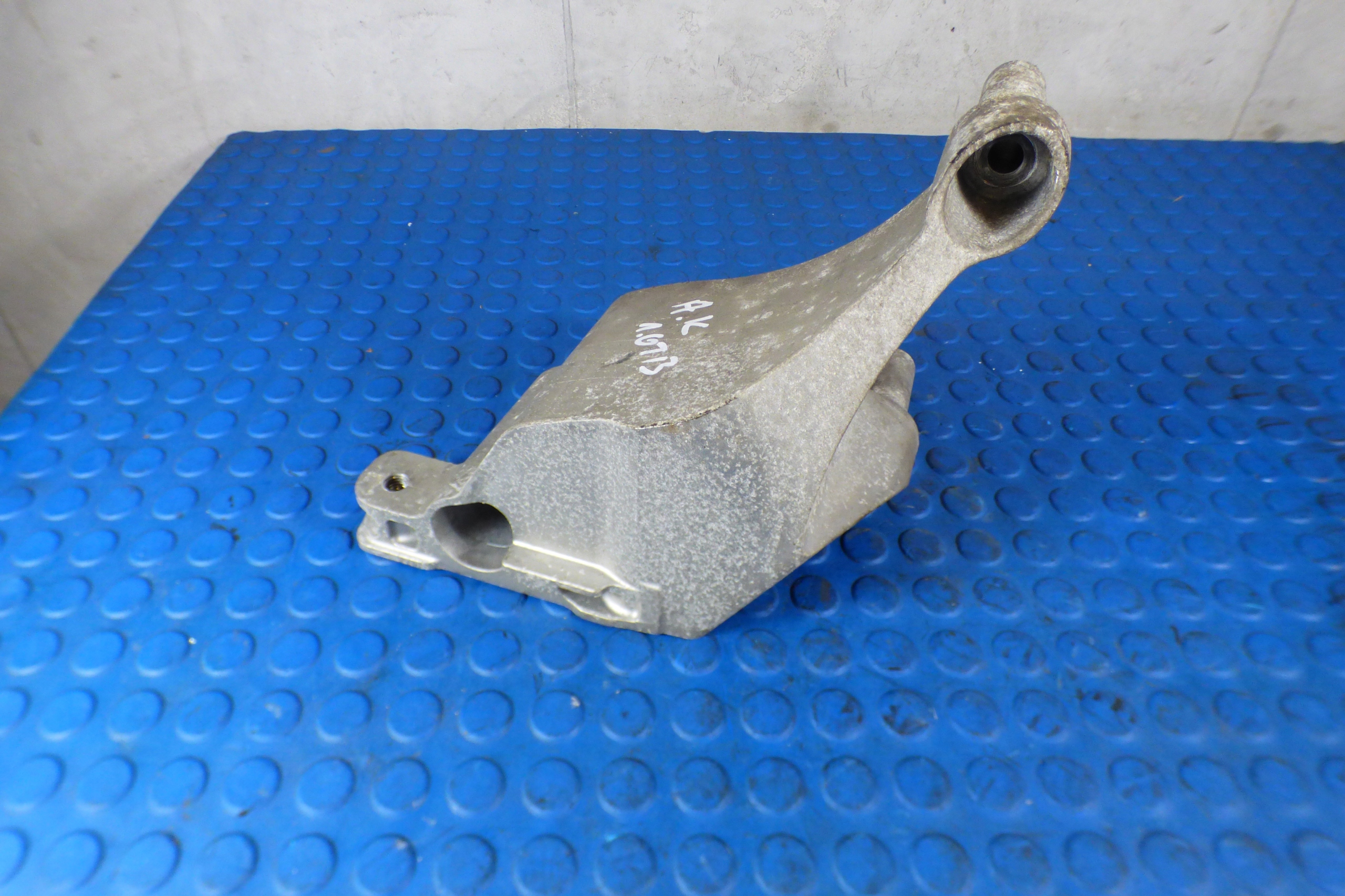 holder engine mount 13366780 OPEL ASTRA K V 1.0T