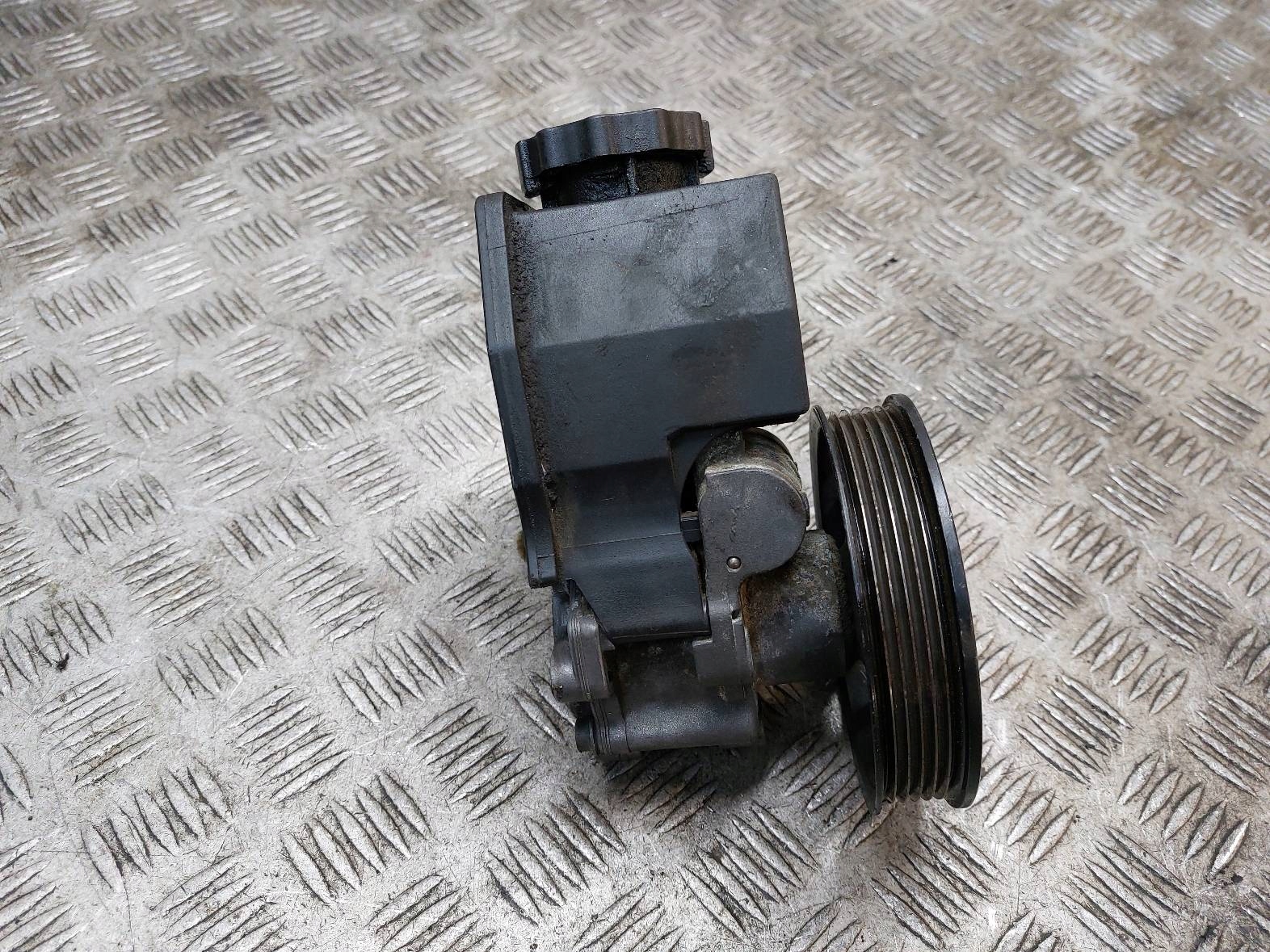servo pump MERCEDES-BENZ W210 E200 2.0 compressor;
