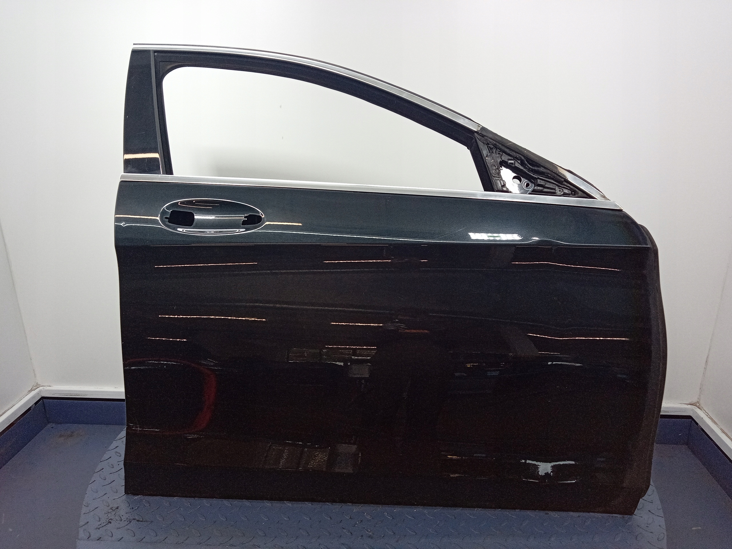 S W222 DRZWI PRZÓD PRAWE MAGNETIT SCHWARZ