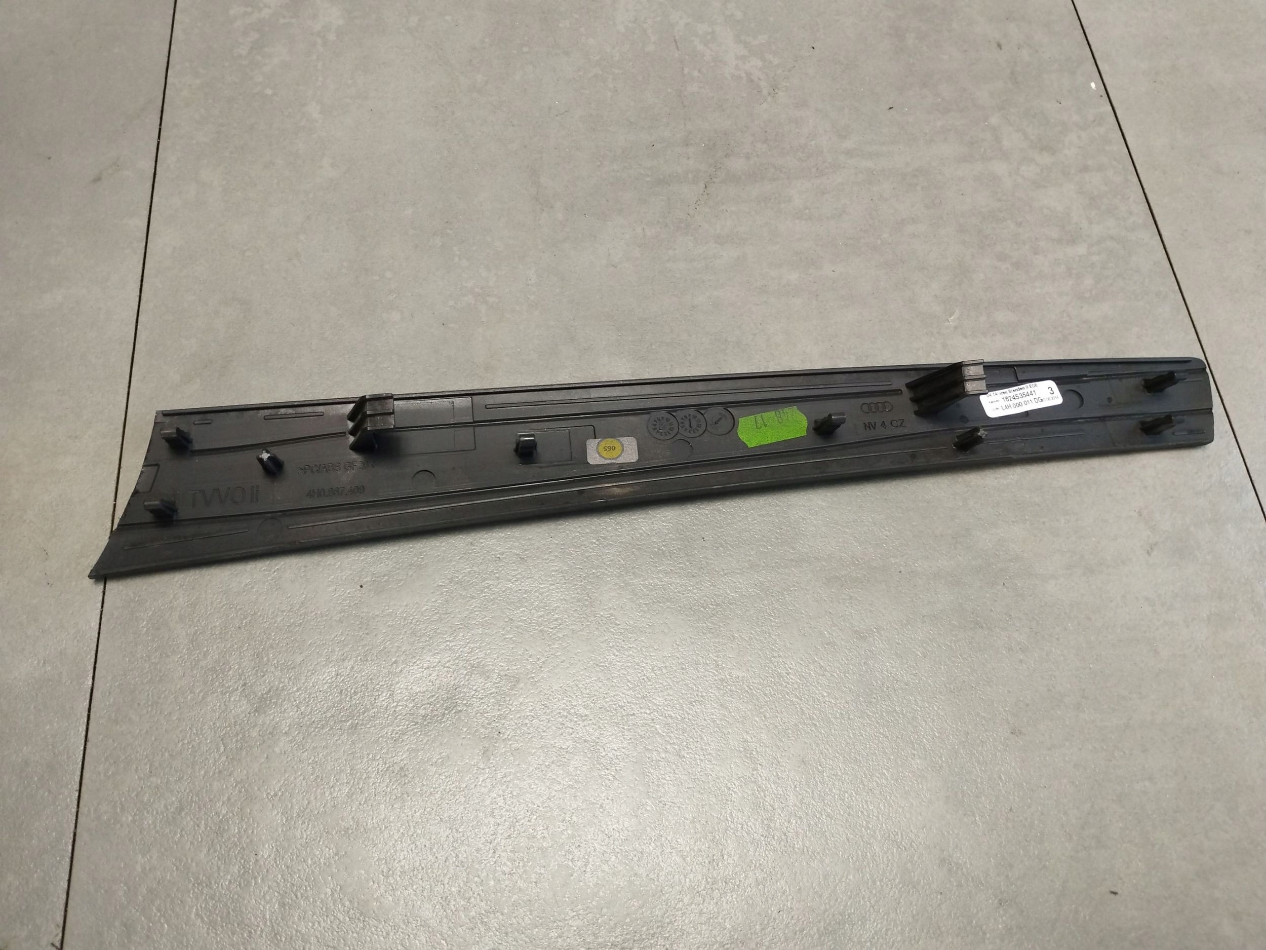 Audi A8 D4 4H decorative trim door left front 4H0867409