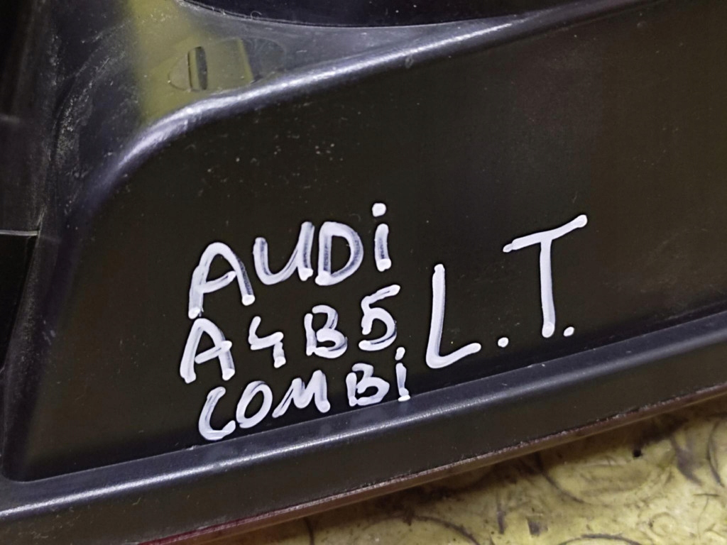 AUDI A4 B5 KOMBI light left rear part