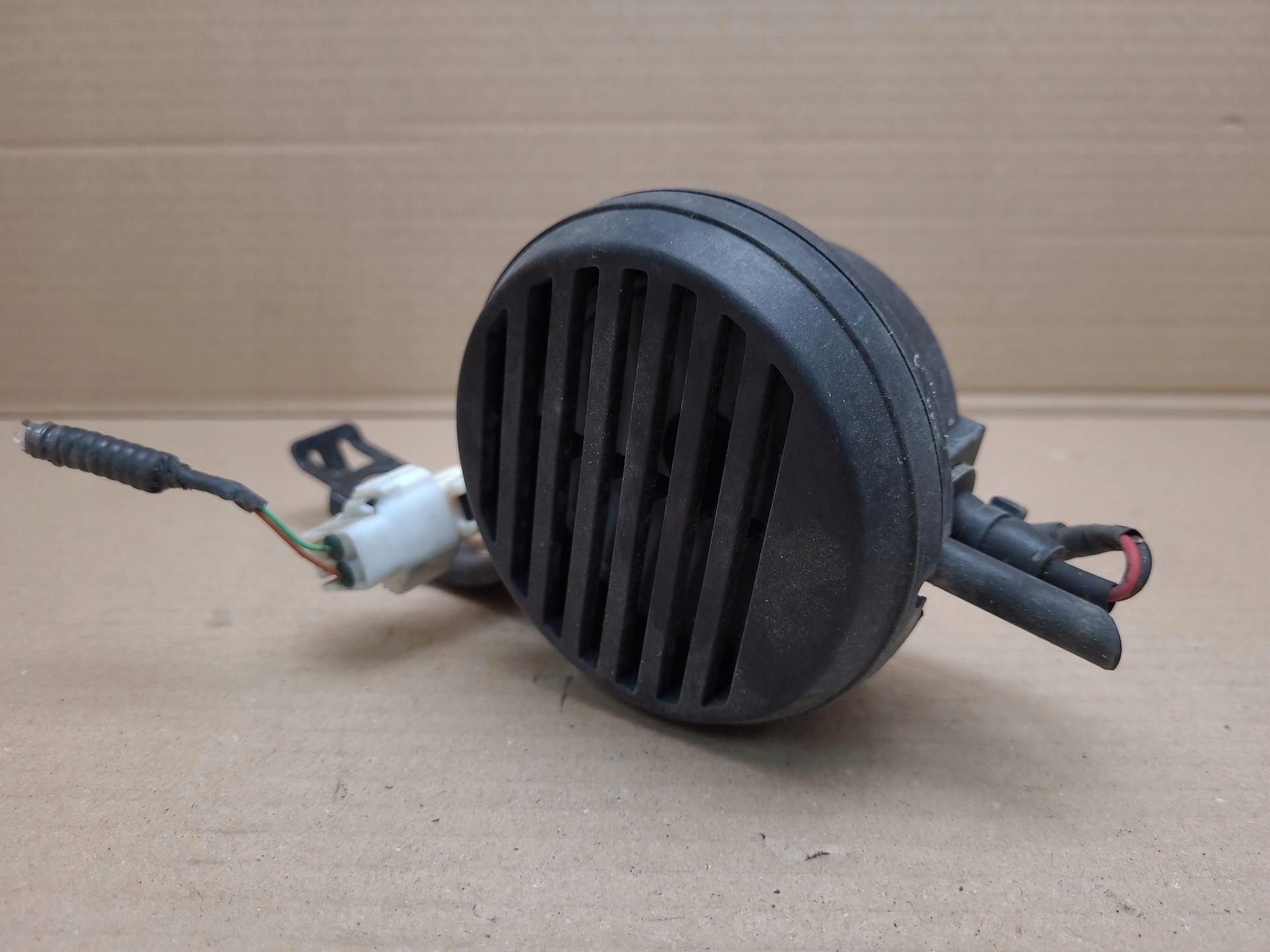 Klakson Toyota Prius plus ZVW40 2012 86570-47020