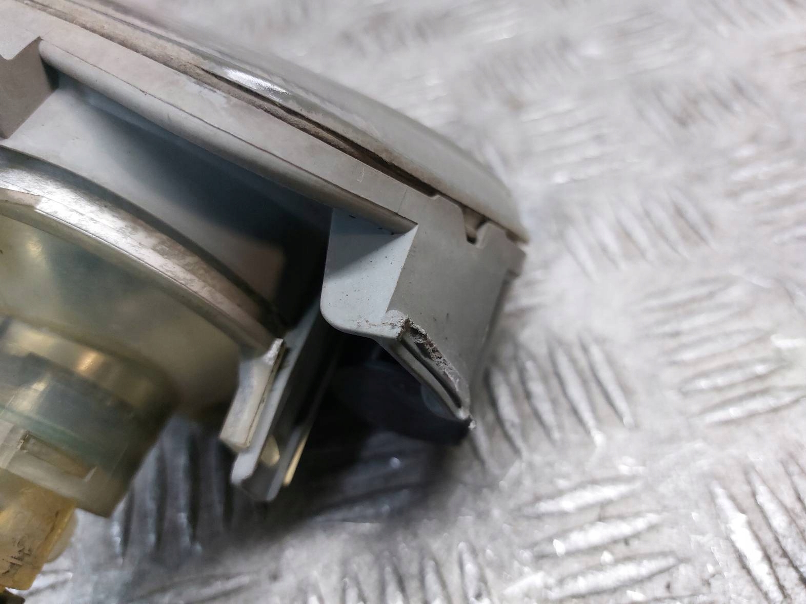 fog light left VOLVO XC90 and 8693795