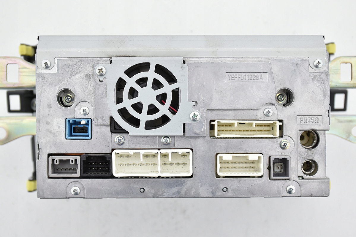 RADIOODTWARZACZ TOYOTA AVENSIS III T27 Car type Passenger cars