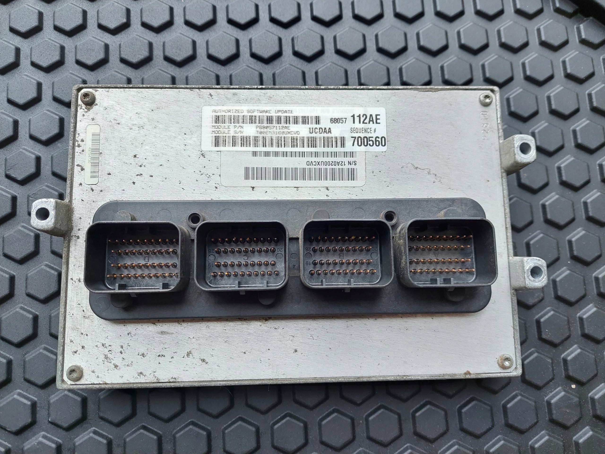 control unit computer of the engine P68057112AE DODGE RAM 4 IV 1500 5.7 V8 HEMI
