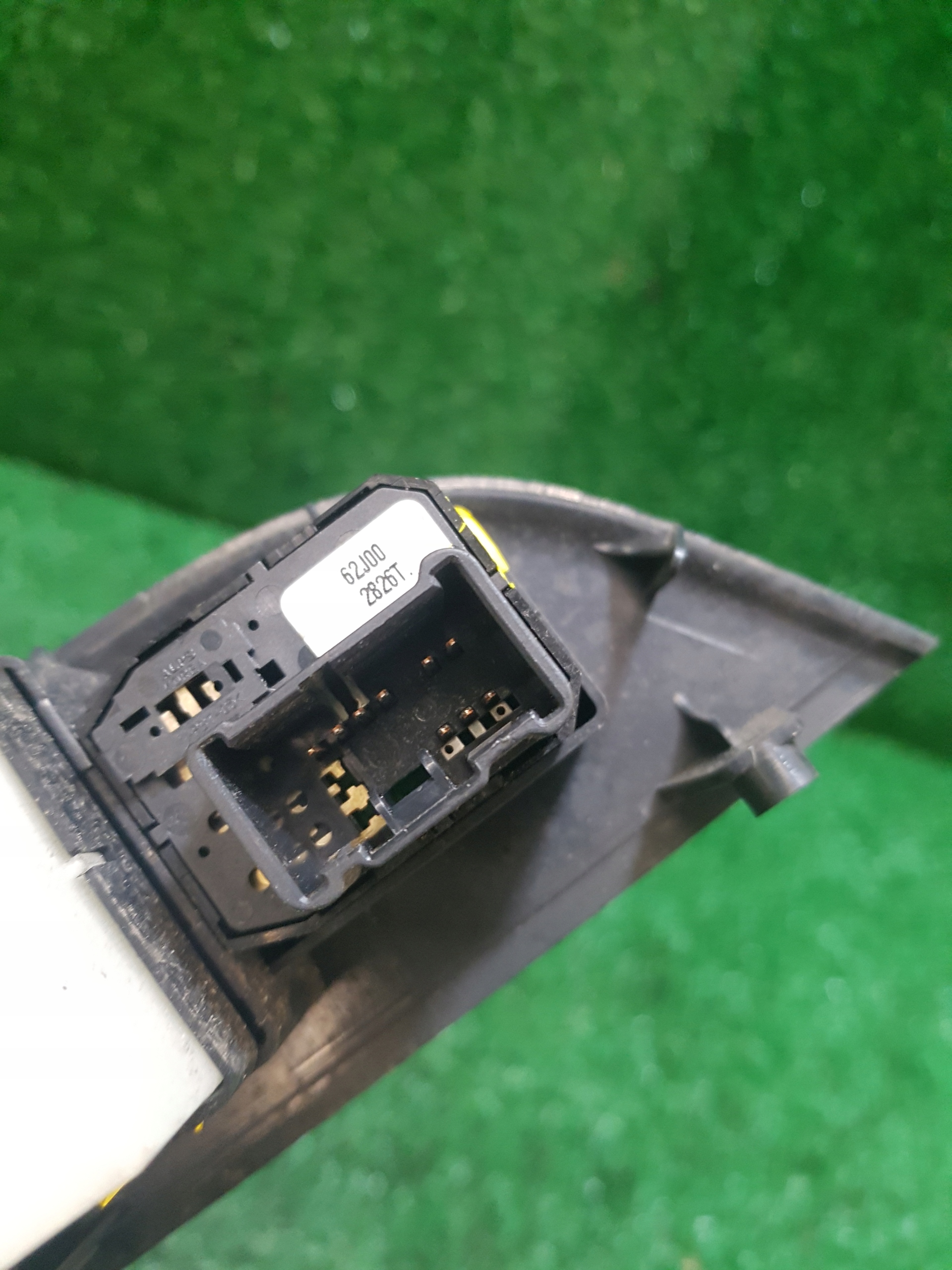 control panel of the window driver´s SUZUKI SWIFT 3 MK6 83762-63J0