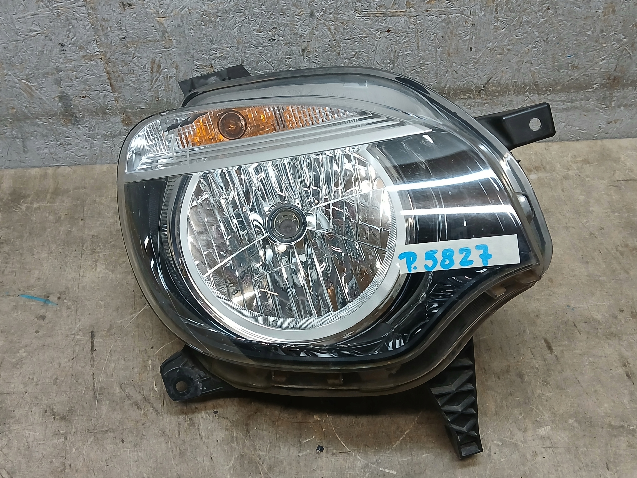 light front right RENAULT TWINGO III 3 260105419R