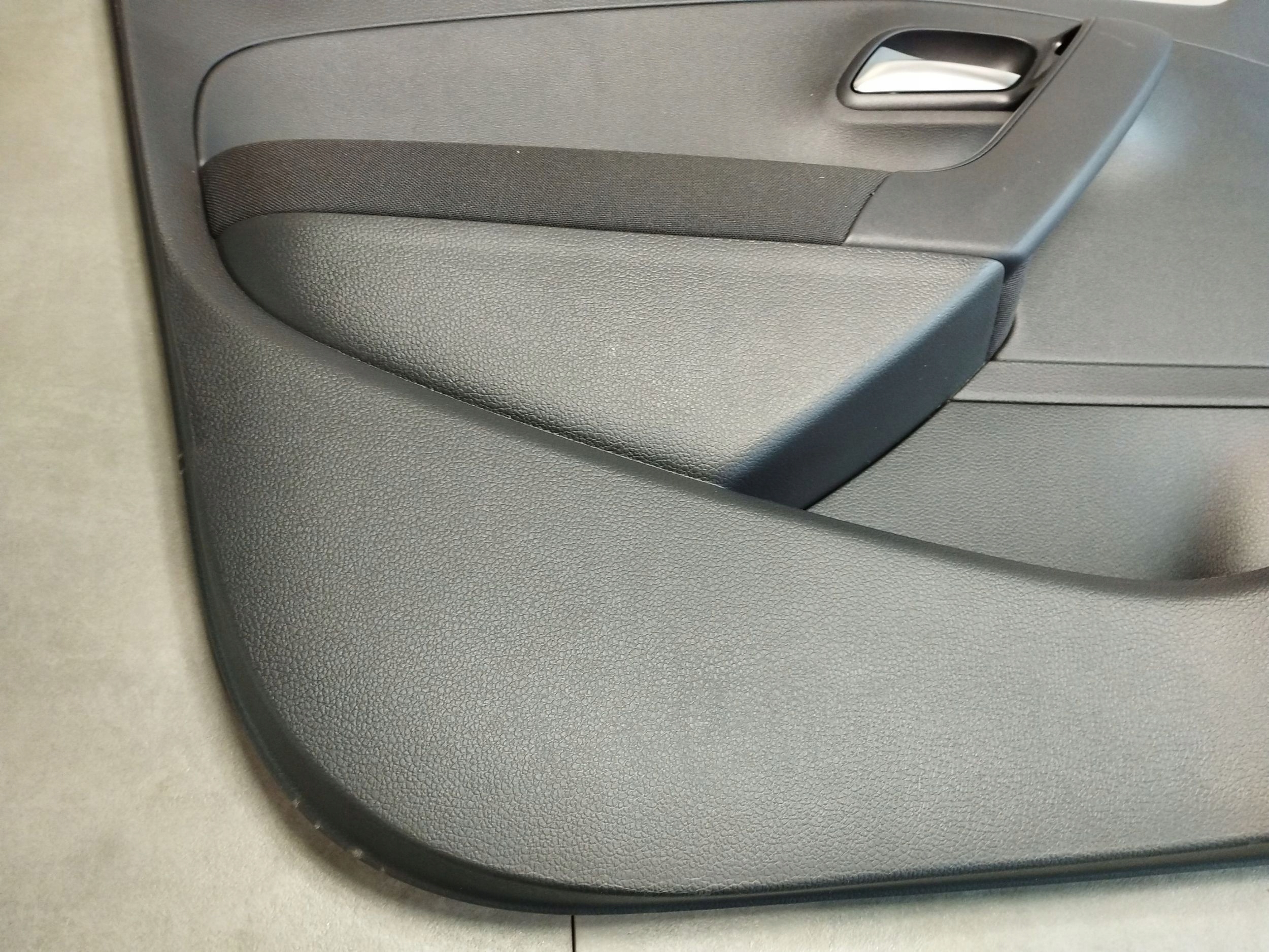 Volkswagen Polo V 6R side door left front 6R4867011