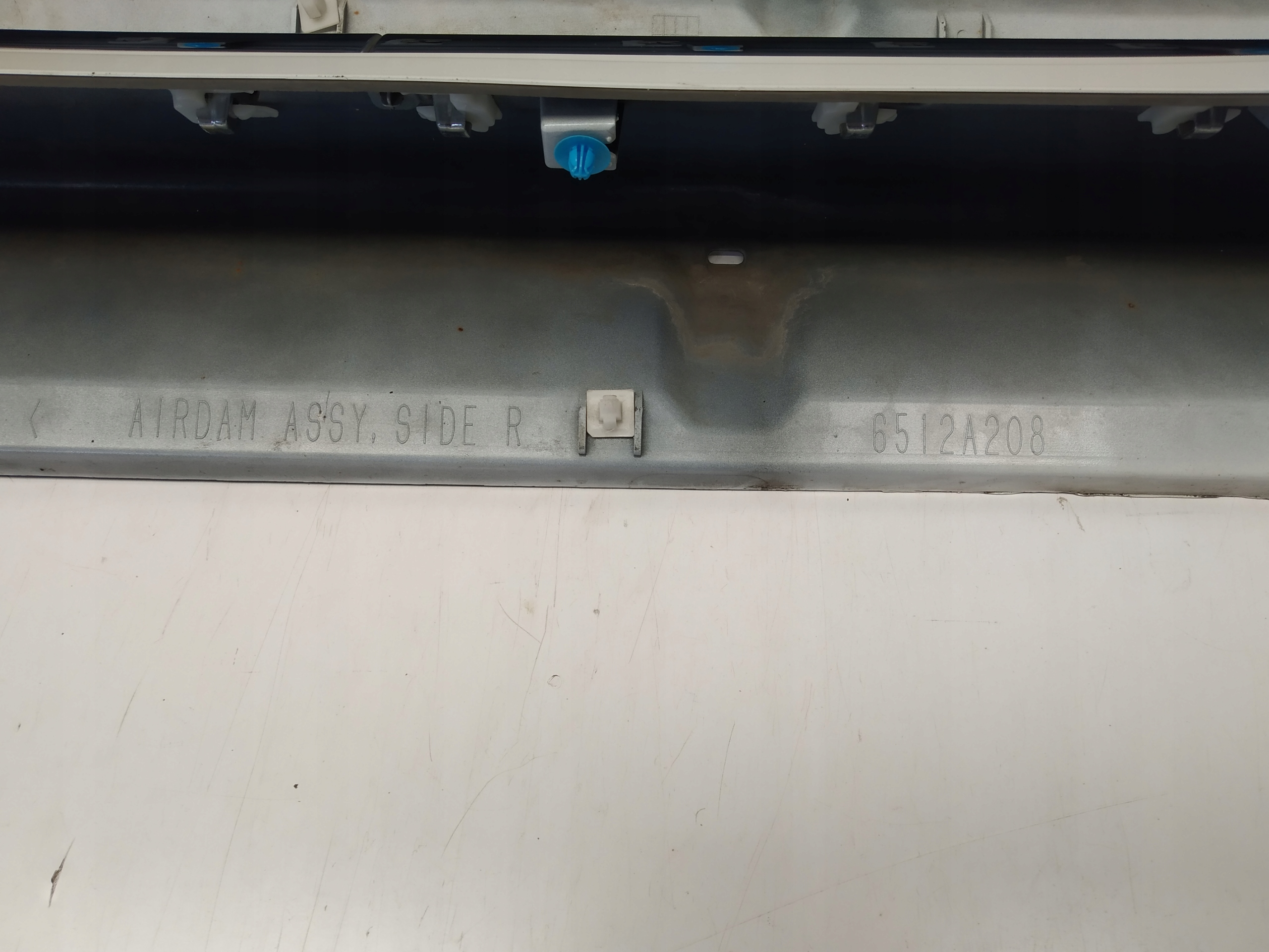 Mitsubishi Outlander III PHEV threshold moulding threshold cap left right biala