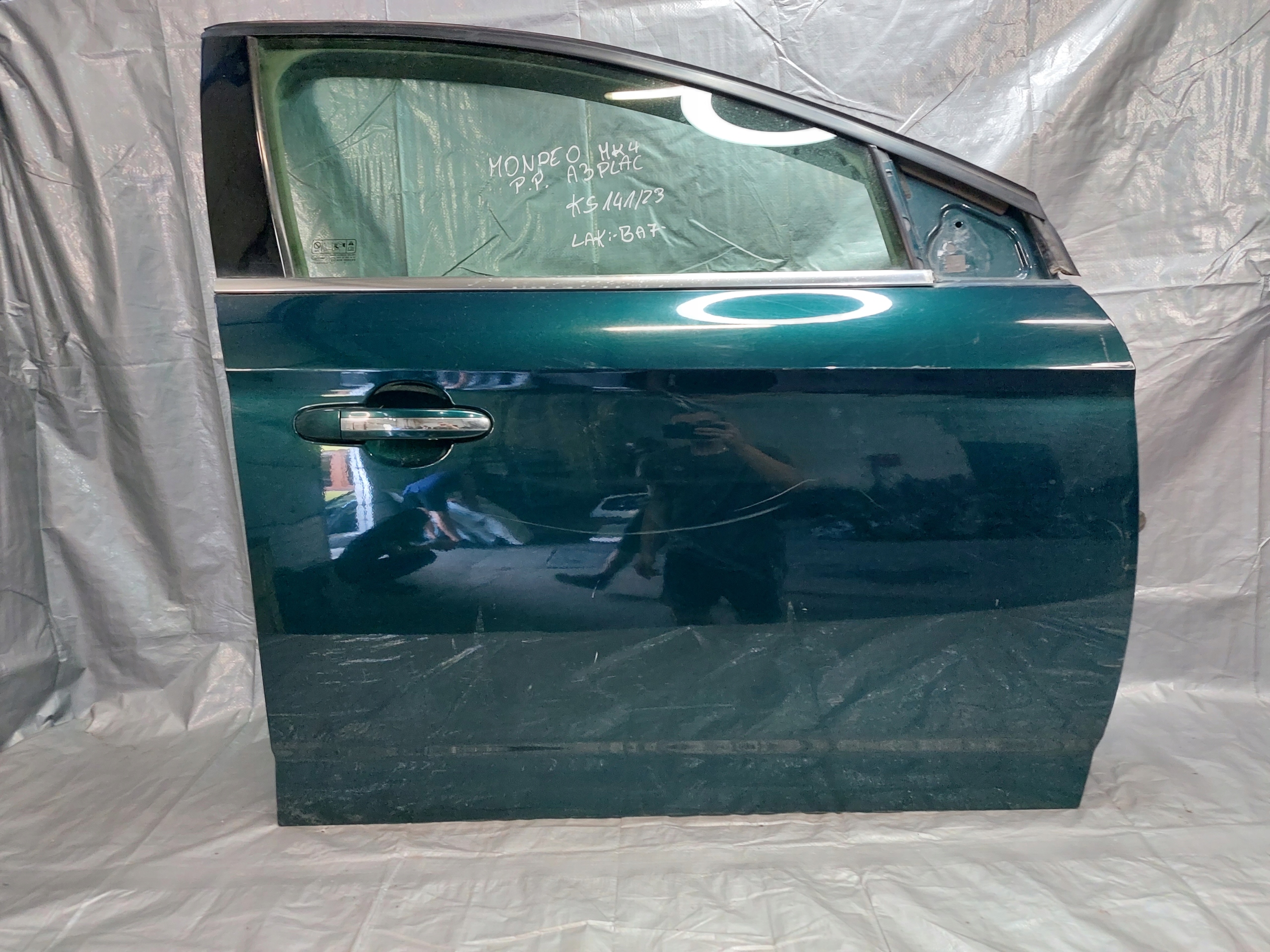 door right front FORD MONDEO MK4 BA7