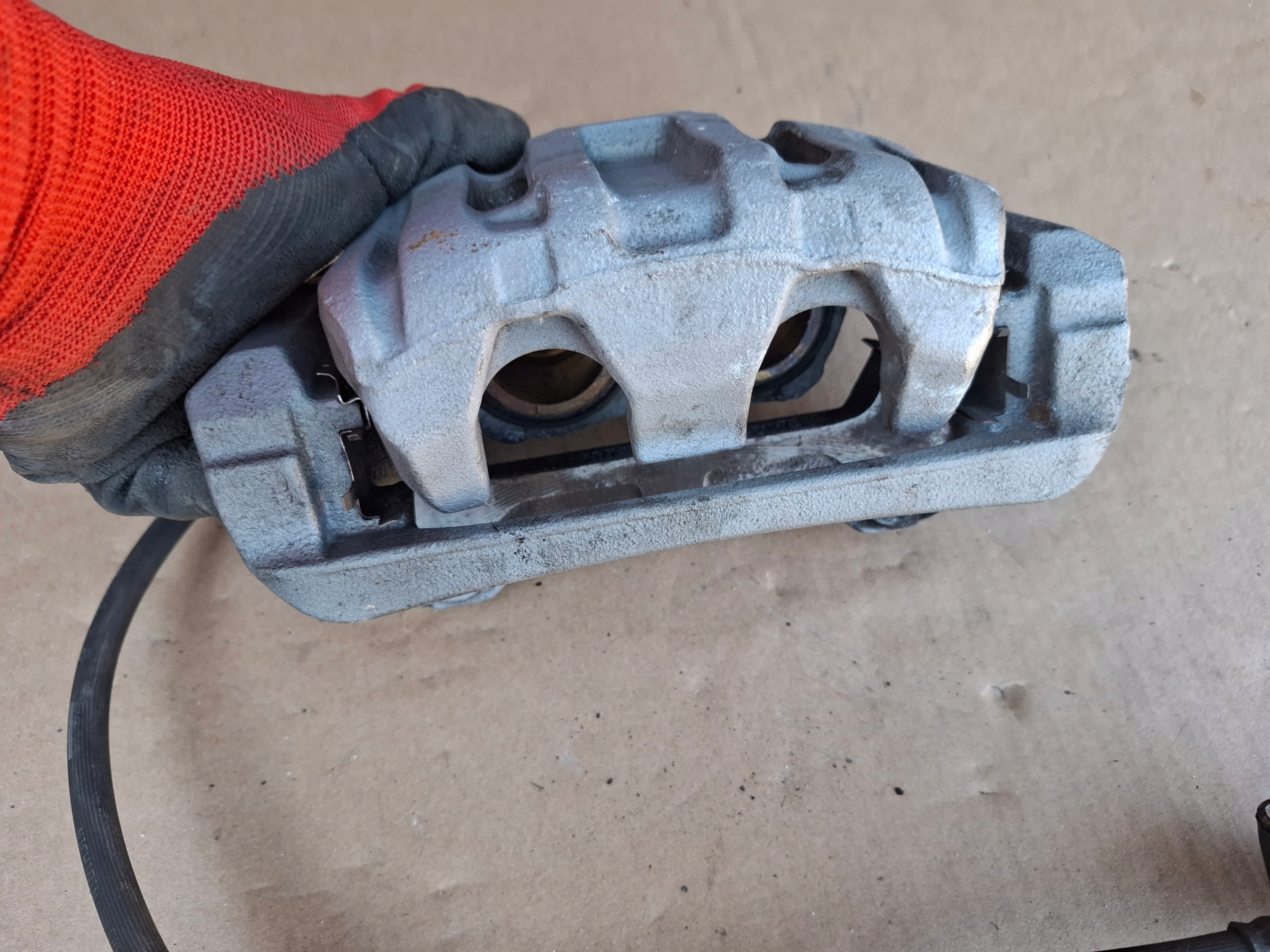 caliper brakes front right HONDA CR-V V 2.0 HYBRYDA 22r