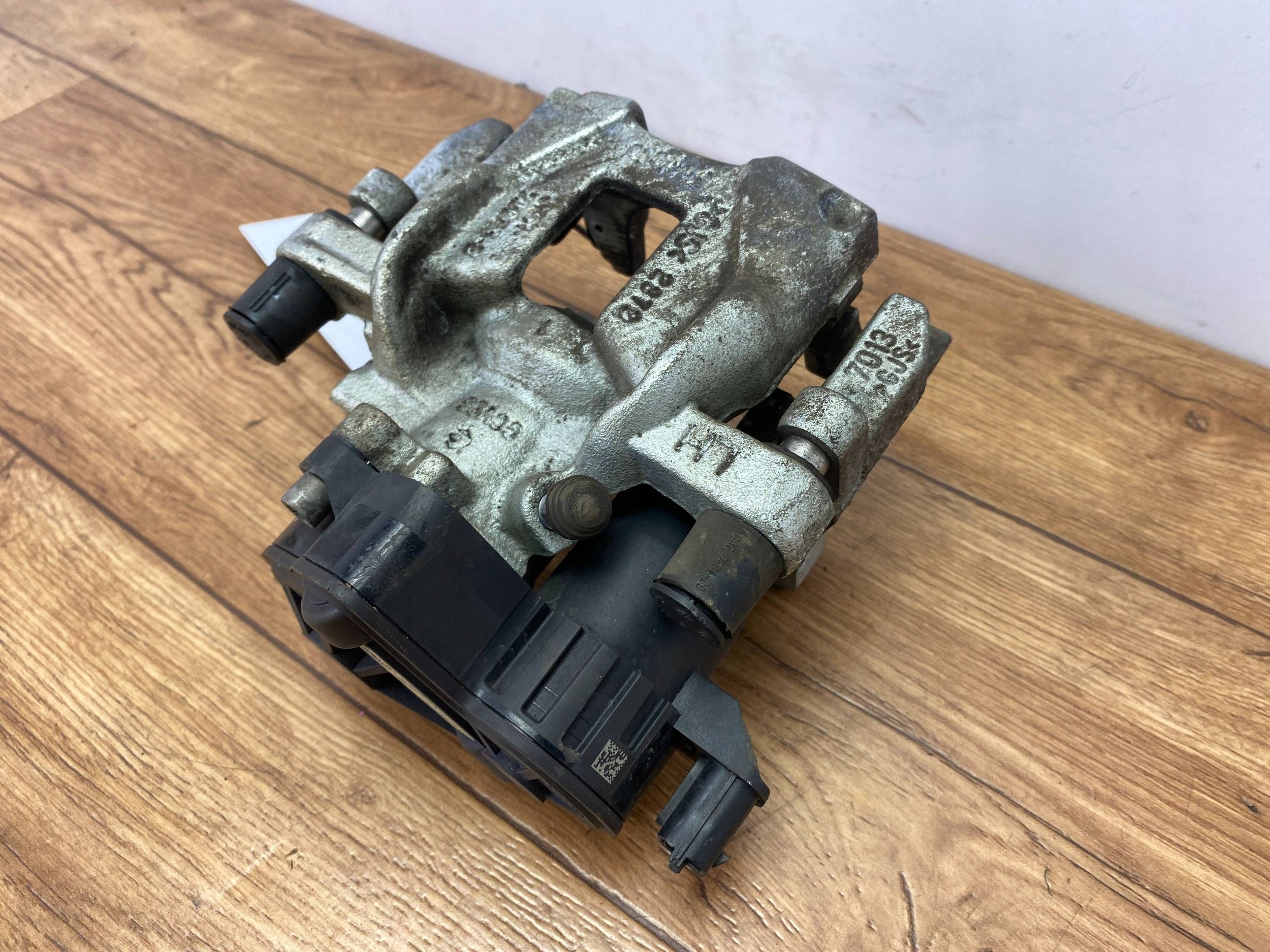 caliper brake rear left Ford Escape IV Kuga MK3 2020+