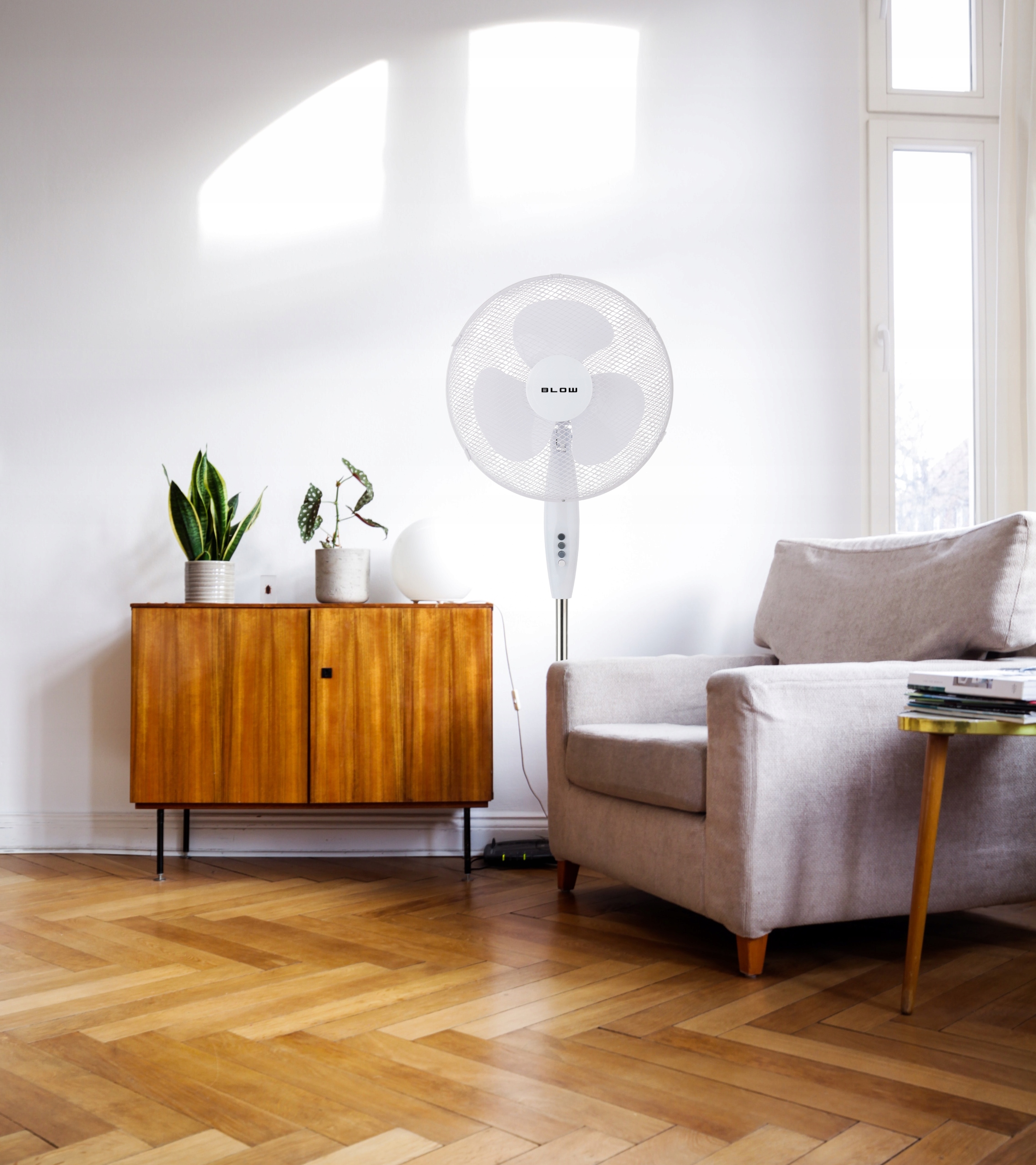 OUTLET WIATRAK WENTYLATOR PODŁOGOWY STOJĄCY MOCNY Kolor dominujący biały