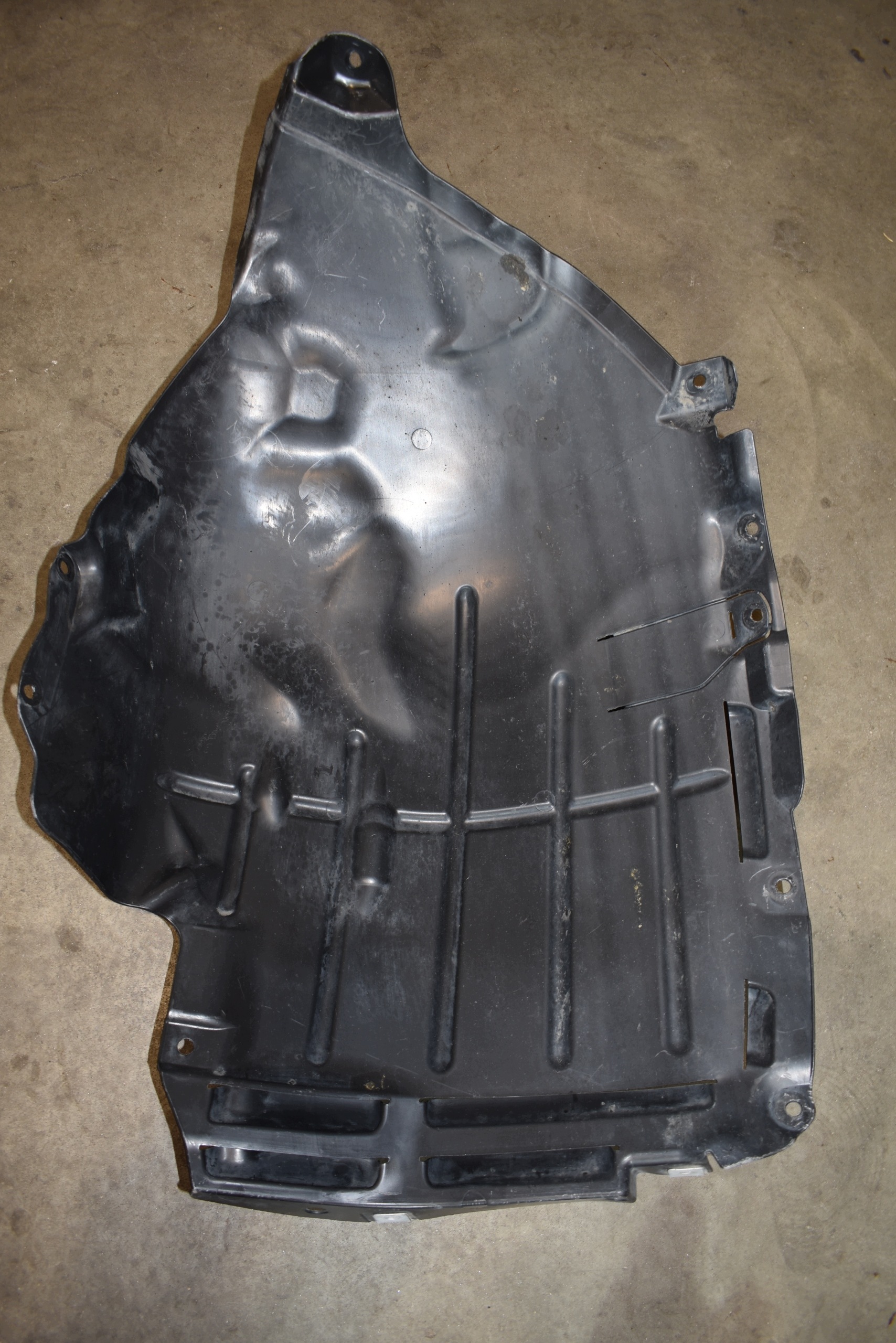 IDELANE mudguard front front right KPL. MERCEDES W214 1