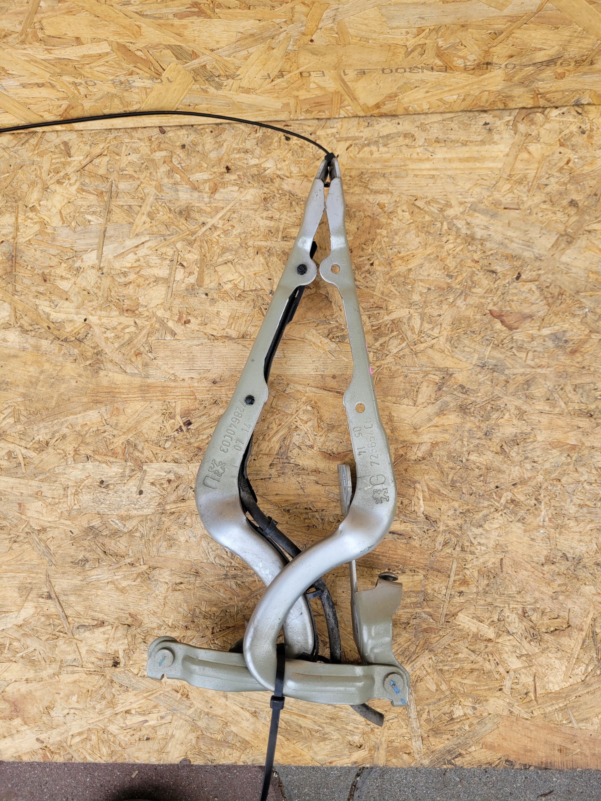 bonnet hinges right left KOMPLET PEUGEOT 208 and 1
