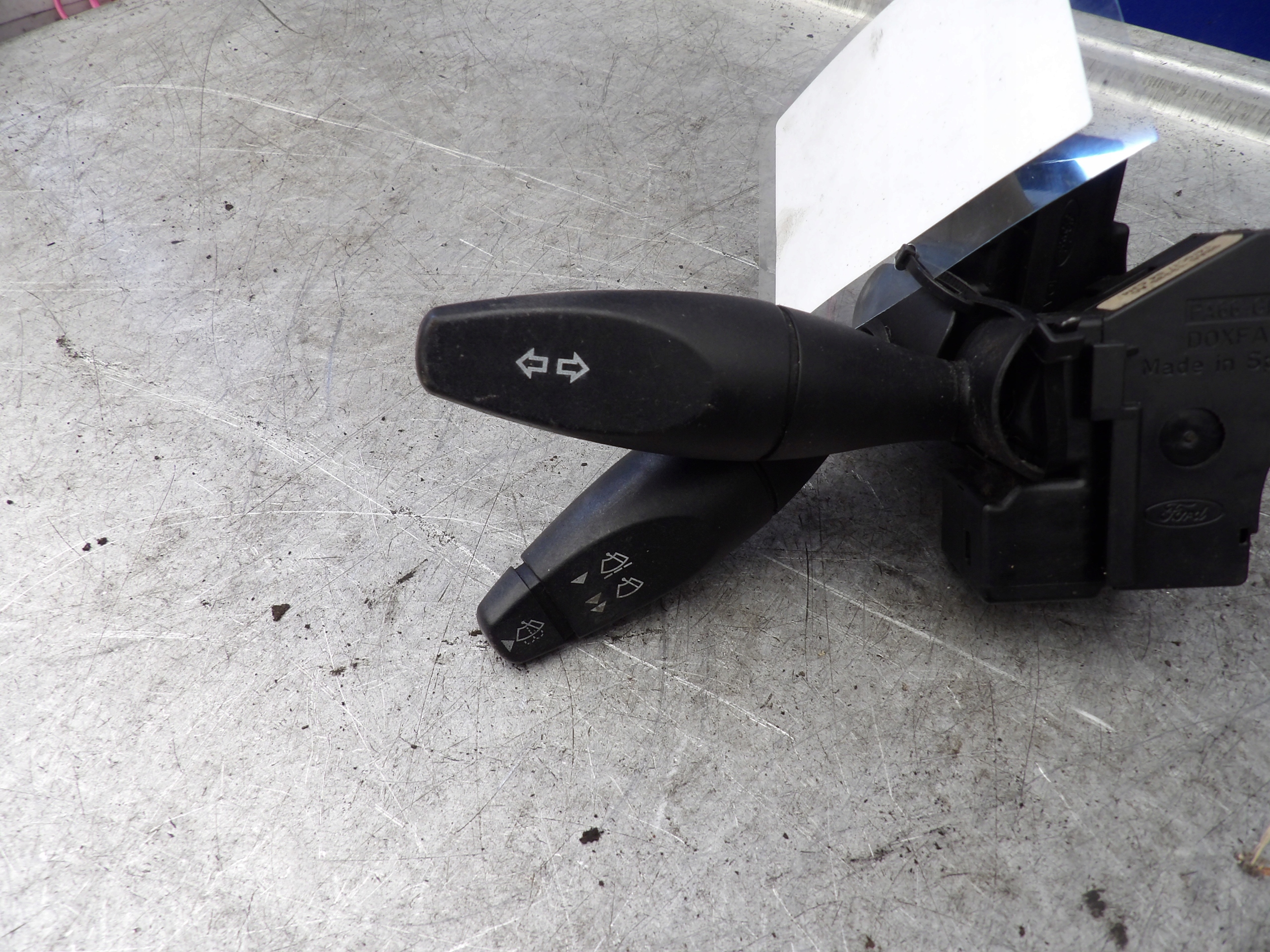 Ford Focus MK1 commande levier commodo sous volant 1,8tdci 98AG-13335-AG