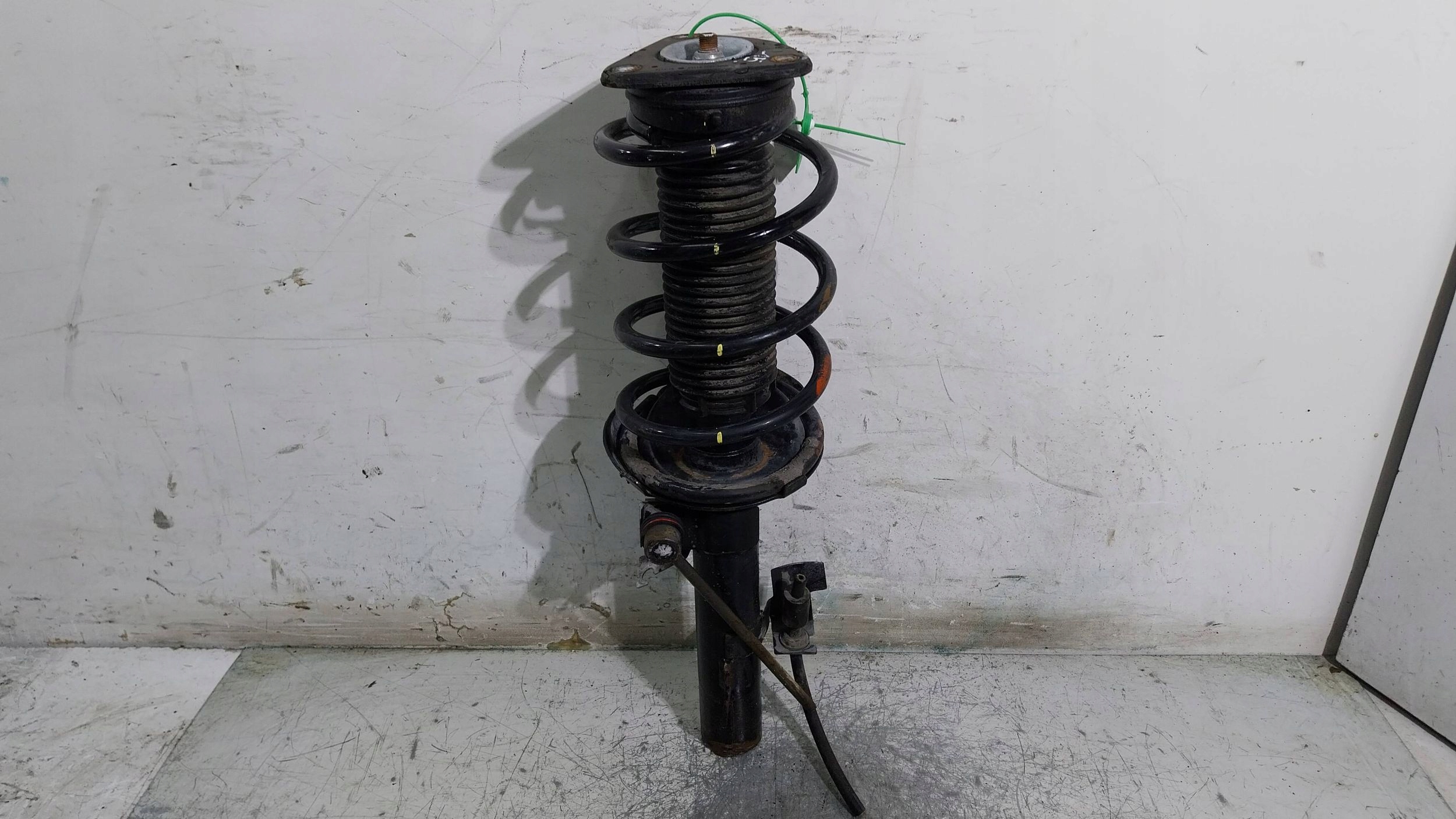 shock absorber left front 31200270 VOLVO C30 S40 II V50
