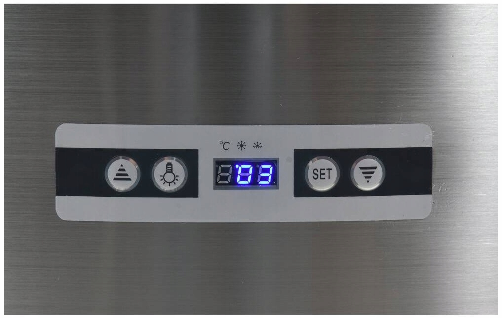 Witryna chłodnicza ekspozycyjna 400L LED 68x68x175cm czarna Yato YG-05098