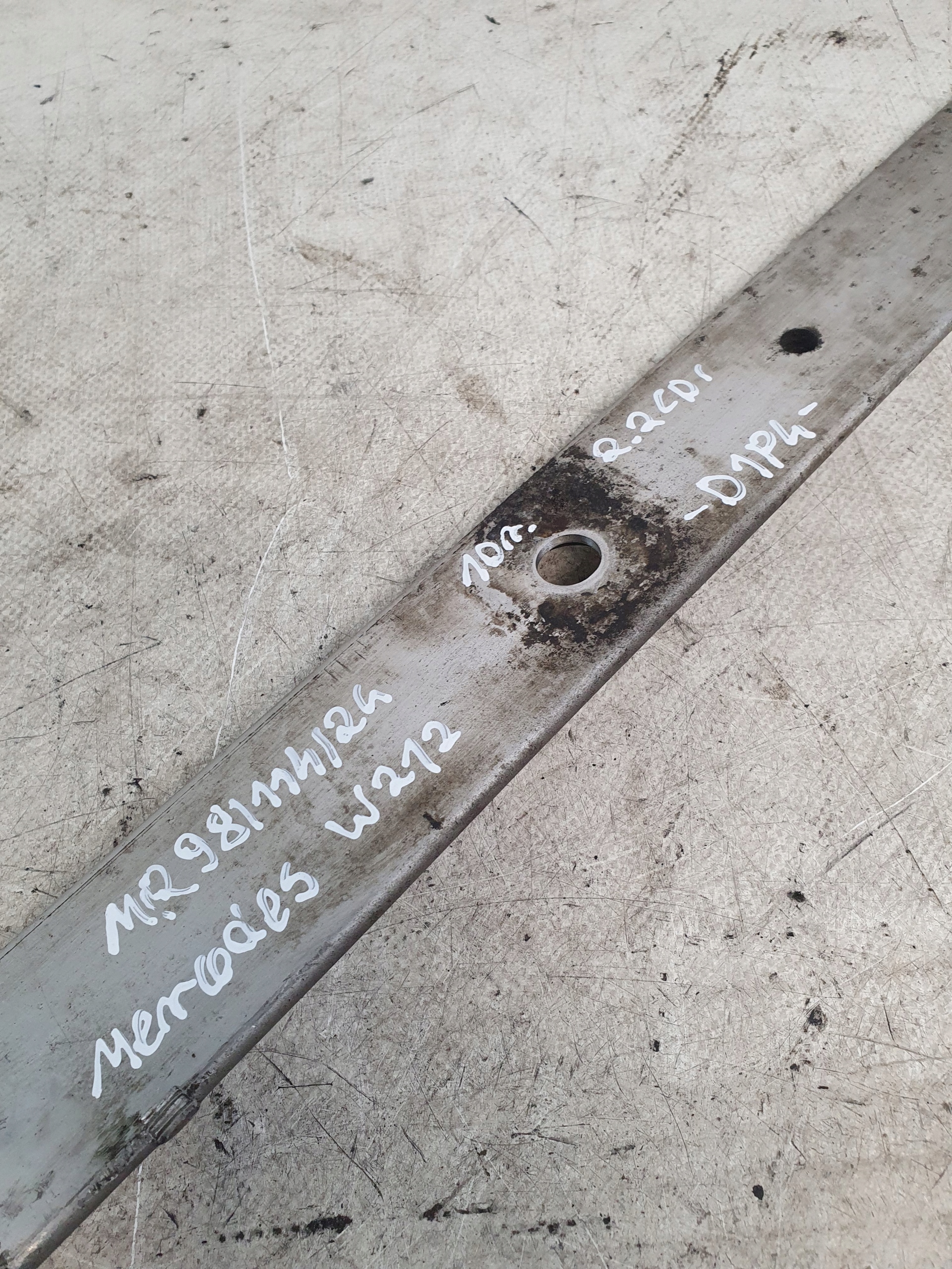 sider console pillar OE A2126190125 MERCEDES W212 2.2CDI 10r.
