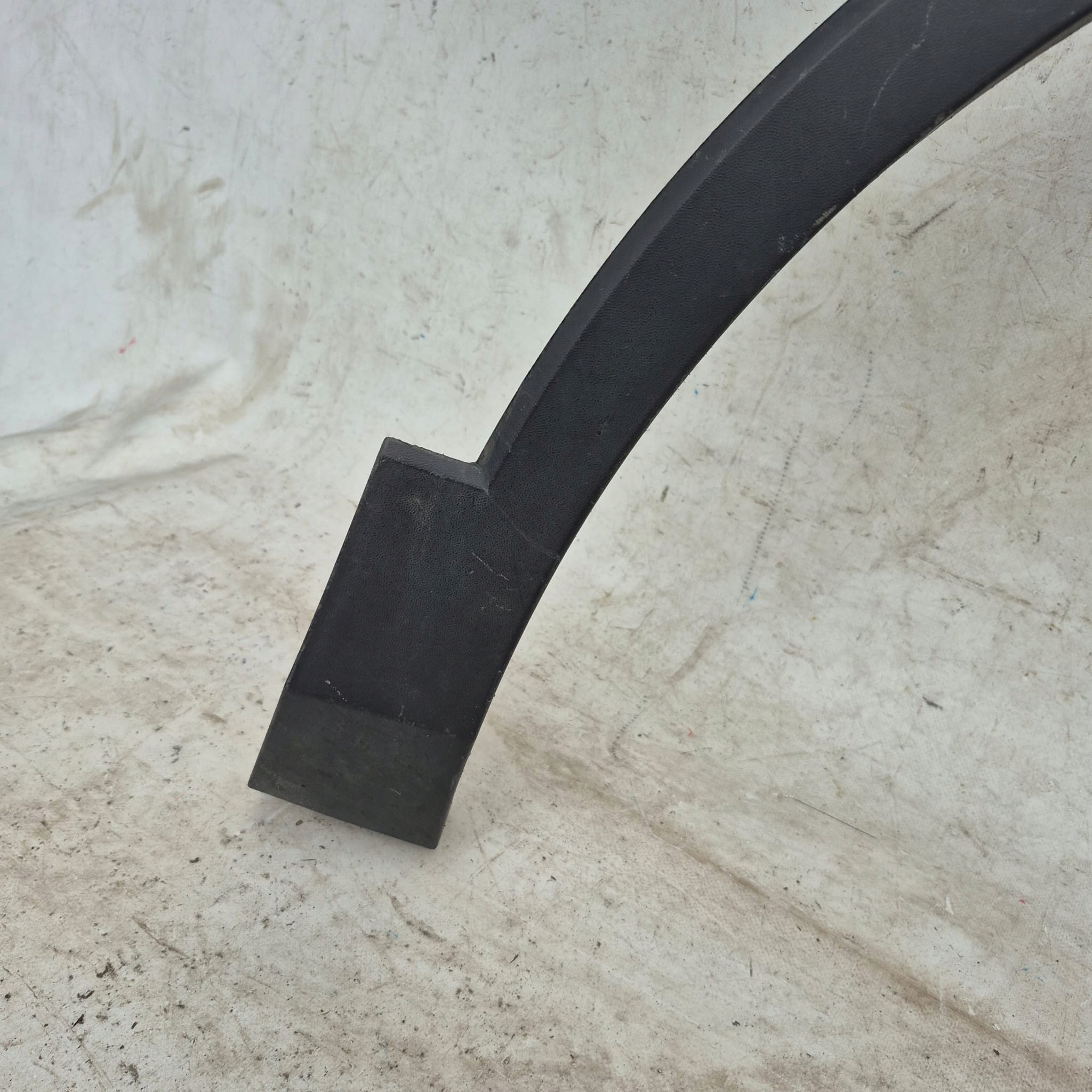 VW TIGUAN II 2 16-24 moulding cap right front