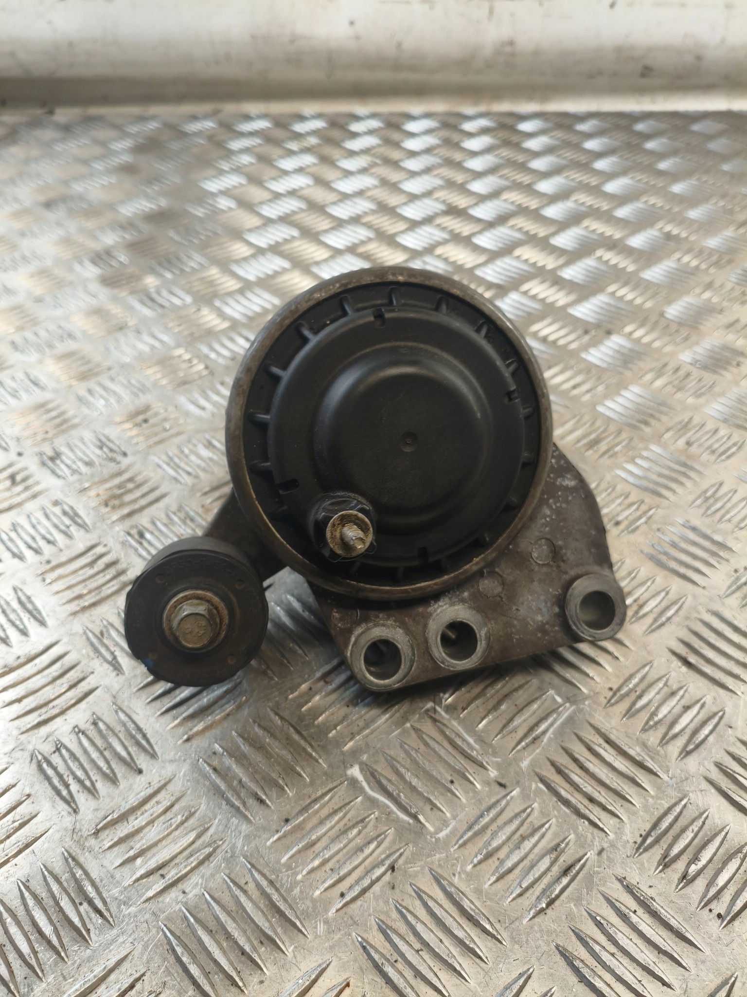 engine mount FORD FUSION MK5 2.0B HG93-6F012-AB